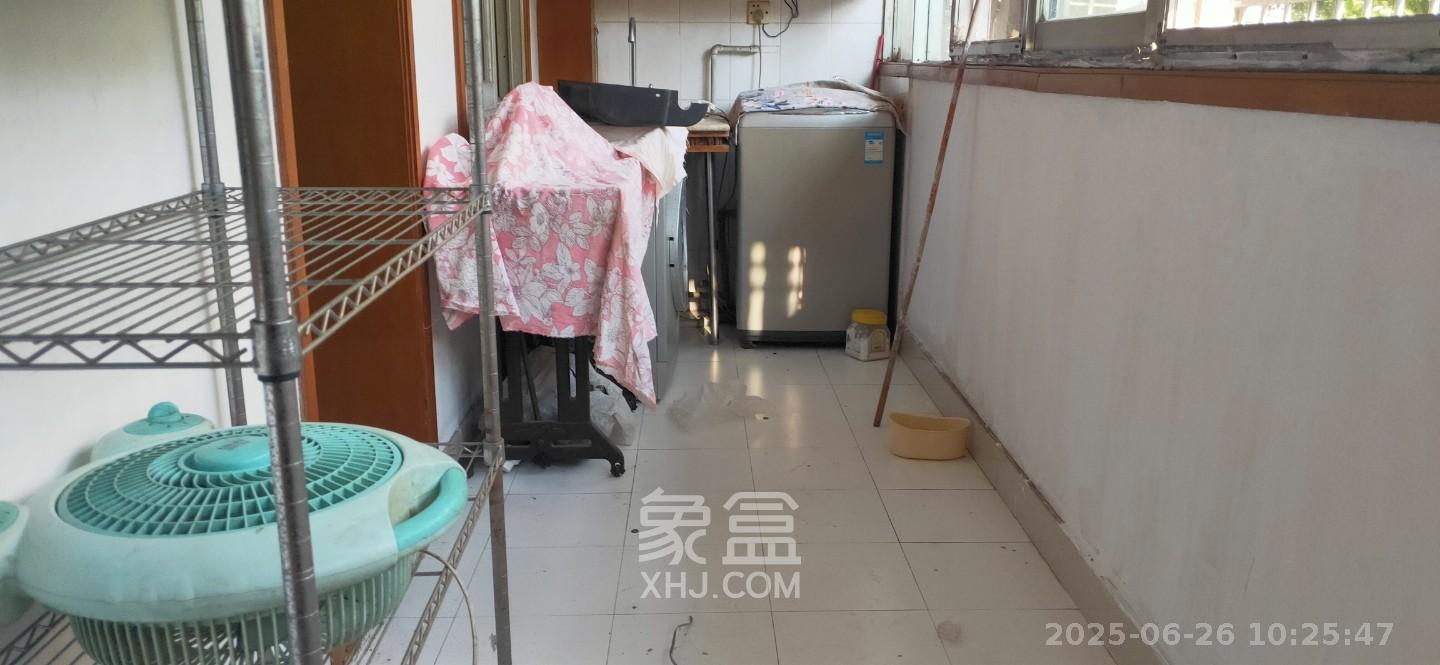 五一东村  3室2厅1卫    2300.0元/月室内图