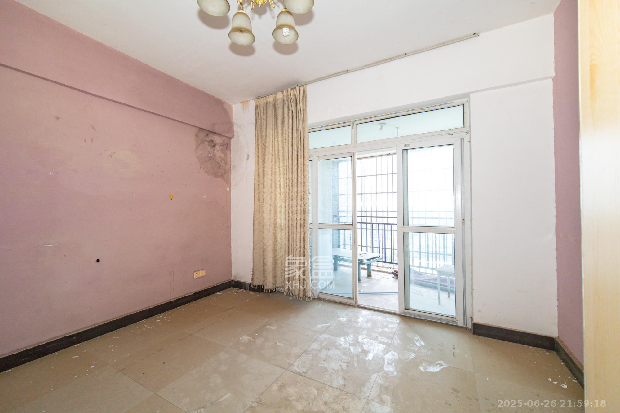 未来现代城 2室2厅1卫 49.8万 未来现代城 2室2厅1卫 49.8万客厅