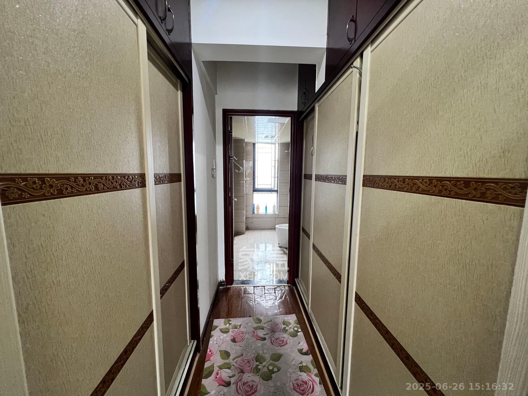达美D6区  4室2厅2卫    3500.0元/月室内图