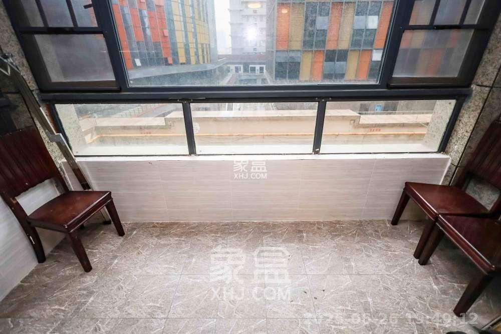 长房云时代  3室2厅1卫   2300.00元/月室内图