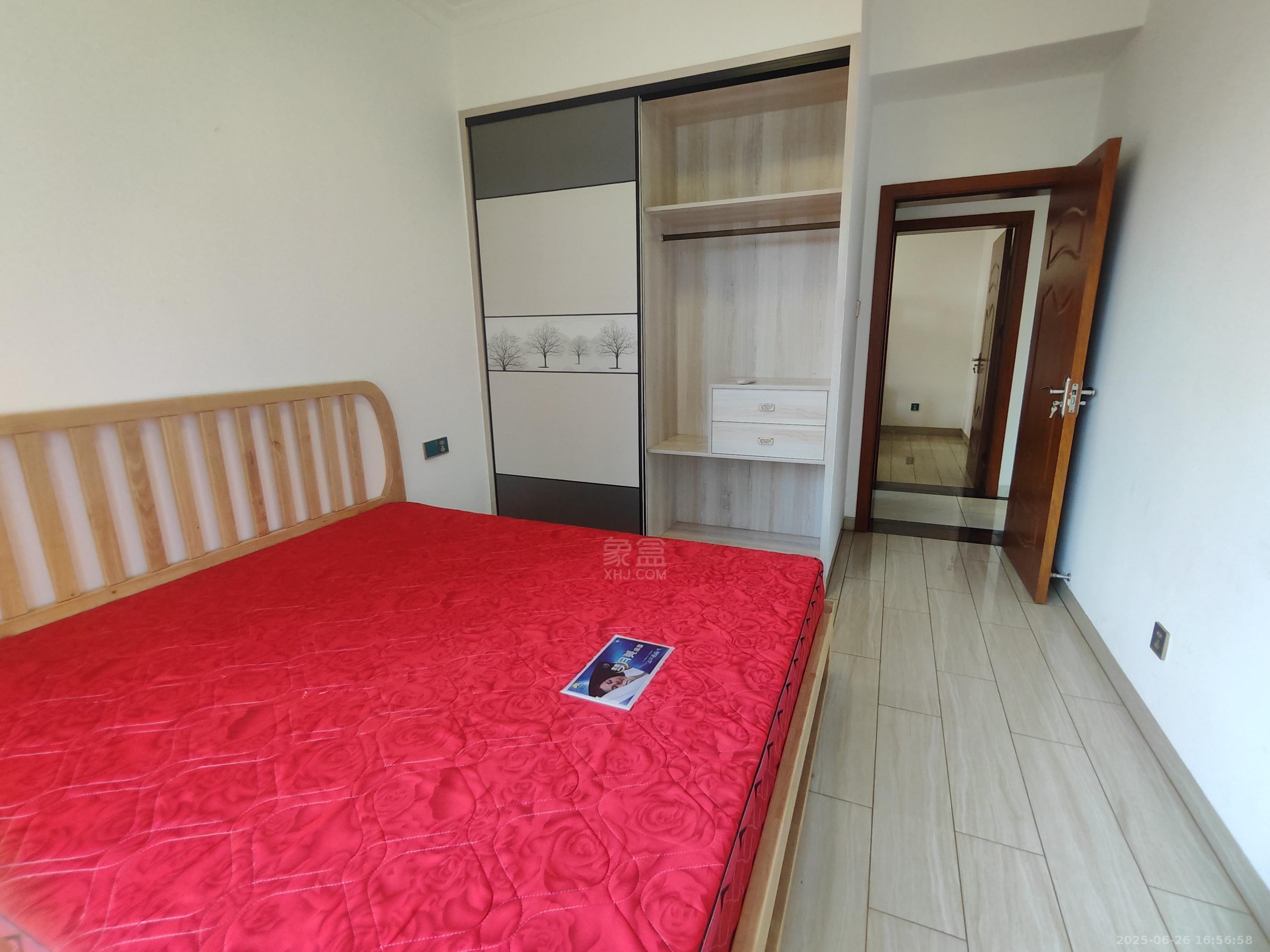 金轮翡翠名园 3室2厅1卫 1800.0元/月 金轮翡翠名园 3室2厅1卫 1800.0元/月室内图