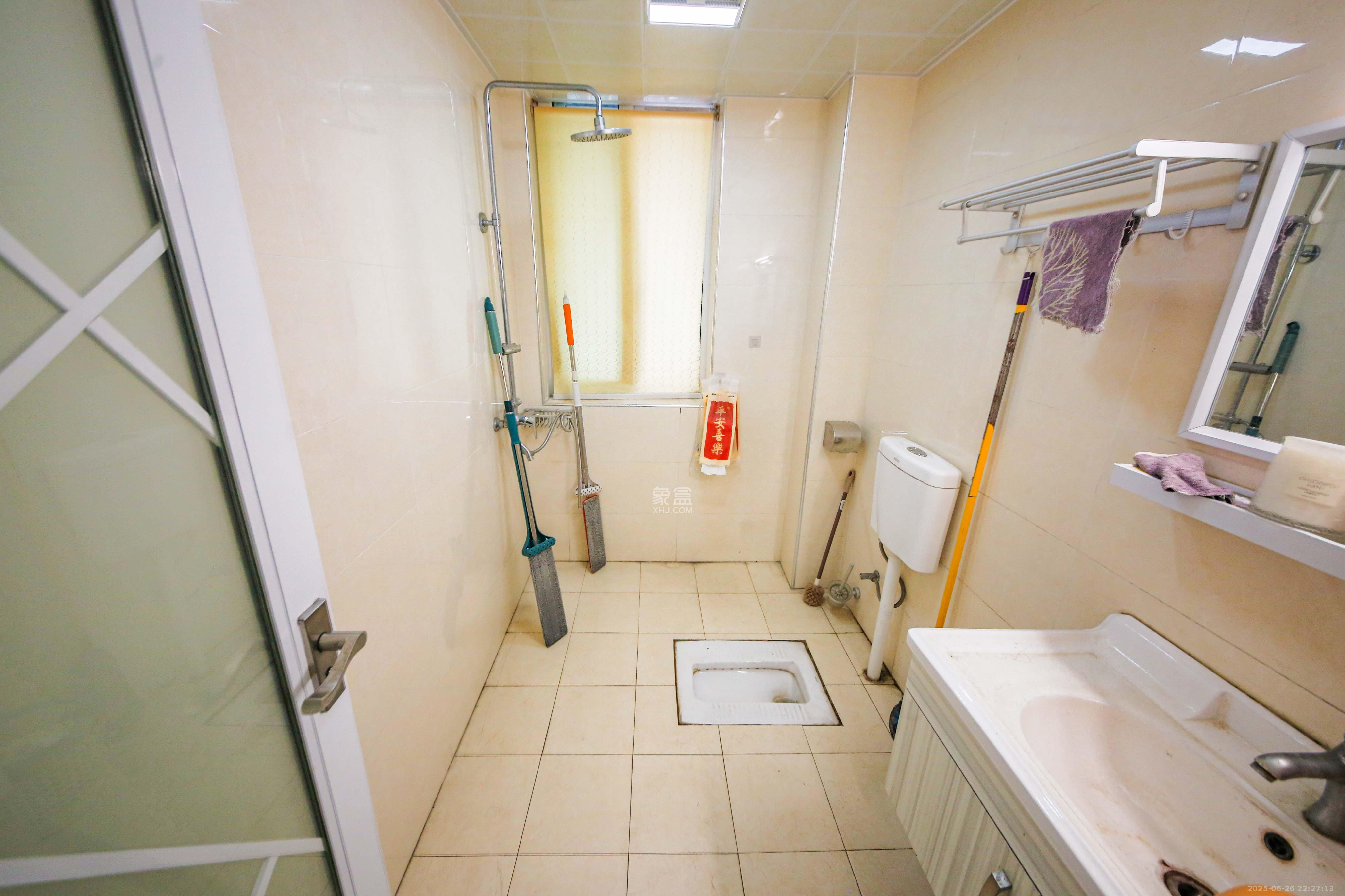 星城荣域  4室2厅2卫    143.0万 星城荣域  4室2厅2卫    143.0万卫生间