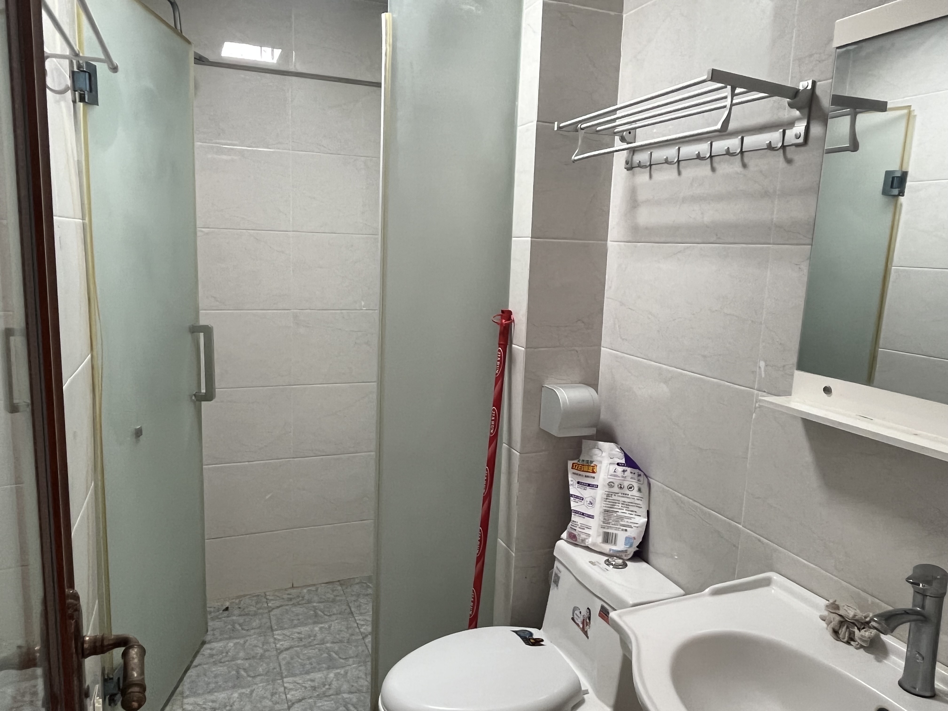 宇建国贸城  2室2厅1卫    123.0万 宇建国贸城  2室2厅1卫    123.0万客厅