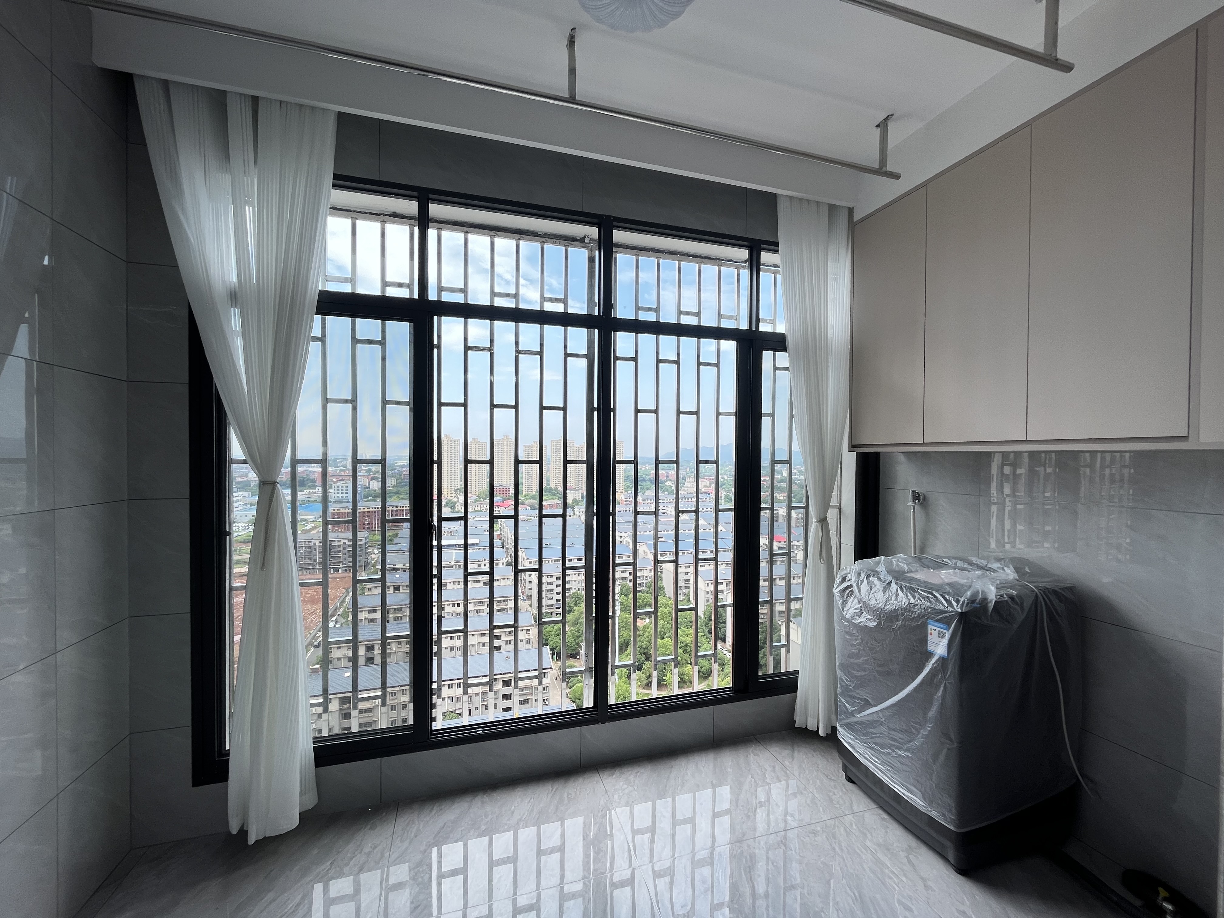 互助小区电梯房 2室2厅1卫 1600.0元/月 互助小区电梯房 2室2厅1卫 1600.0元/月室内图