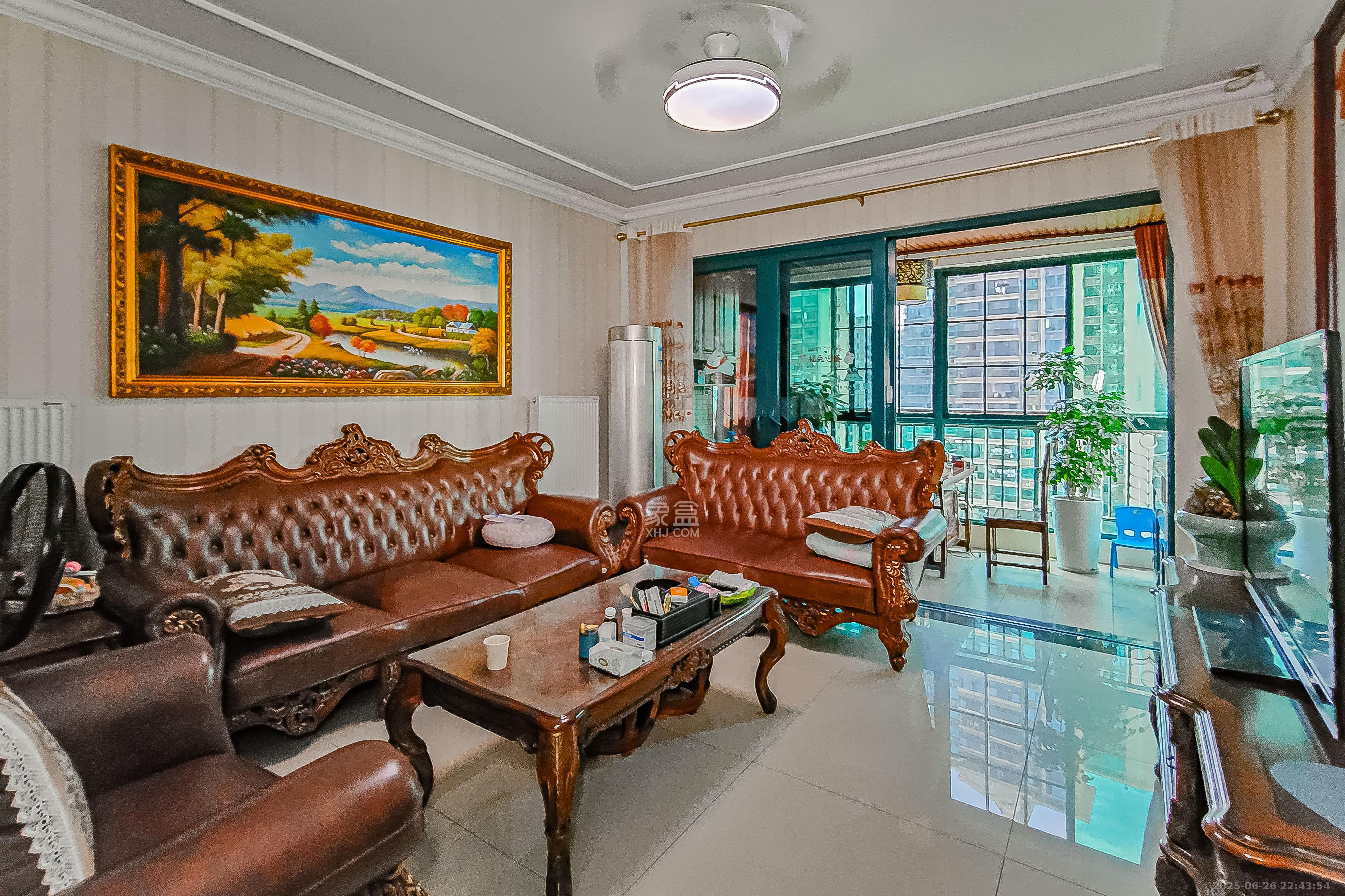 恒大翡翠华庭 4室2厅2卫 139.8万 恒大翡翠华庭 4室2厅2卫 139.8万客厅