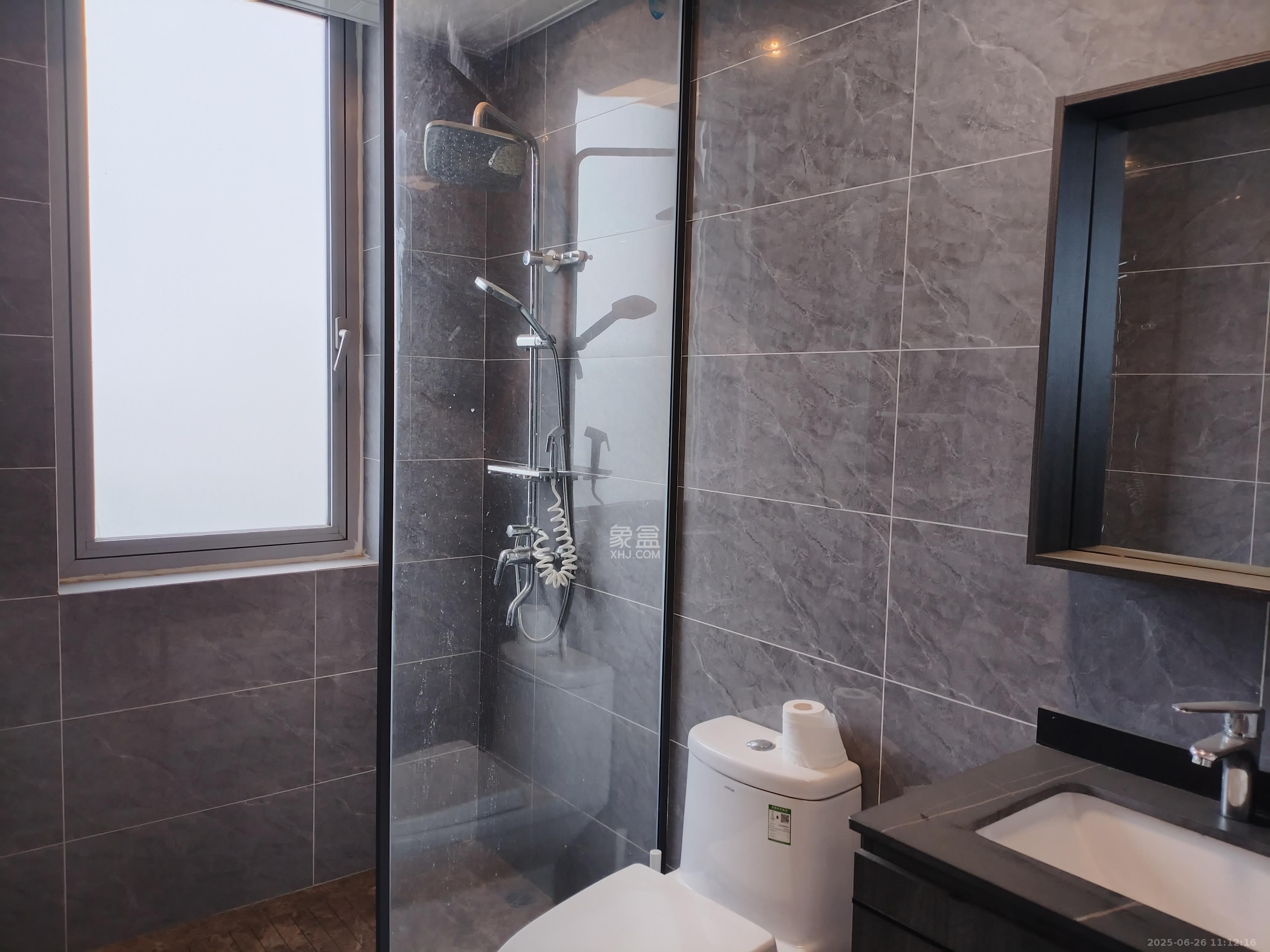 湘江壹号一二三期(创远湘江壹号) 4室2厅3卫 5500.0元/月 湘江壹号一二三期(创远湘江壹号) 4室2厅3卫 5500.0元/月室内图