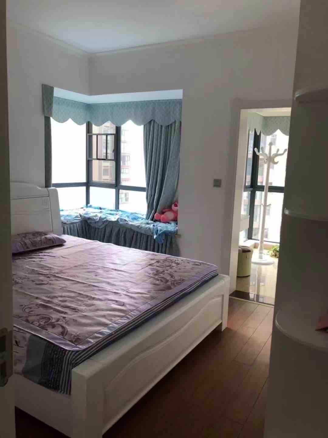 珠江愉景南苑(一、二、三、四期) 1室0厅0卫 2300.0元/月 珠江愉景南苑(一、二、三、四期) 1室0厅0卫 2300.0元/月室内图