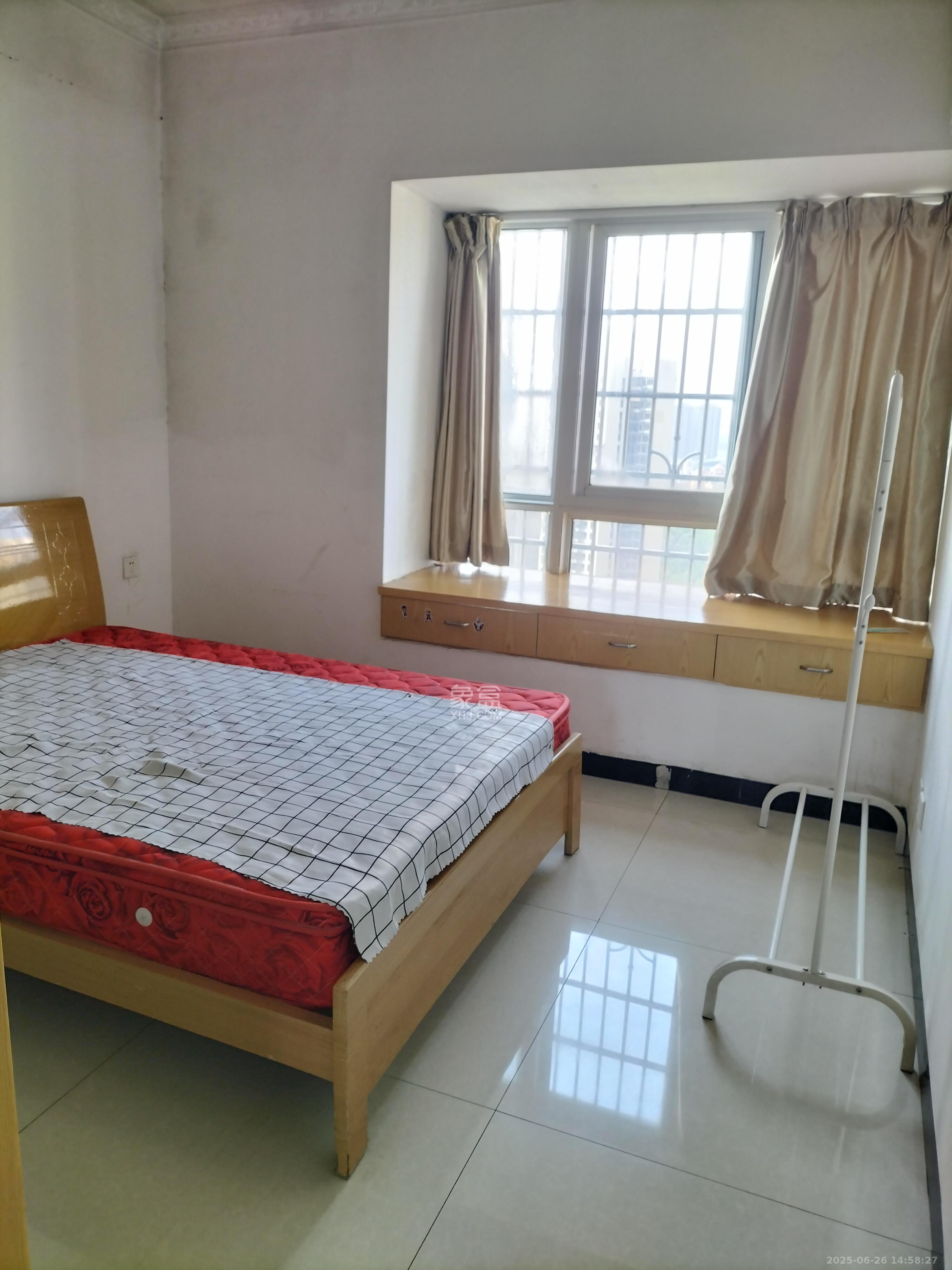 家和苑（原梅溪湖保障性住房一期）  3室2厅2卫   2600.00元/月室内图