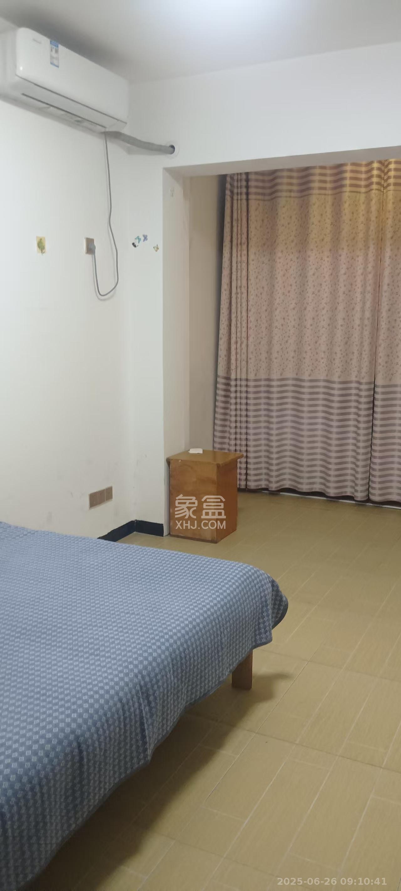 长通新城  3室2厅1卫   1000.00元/月室内图