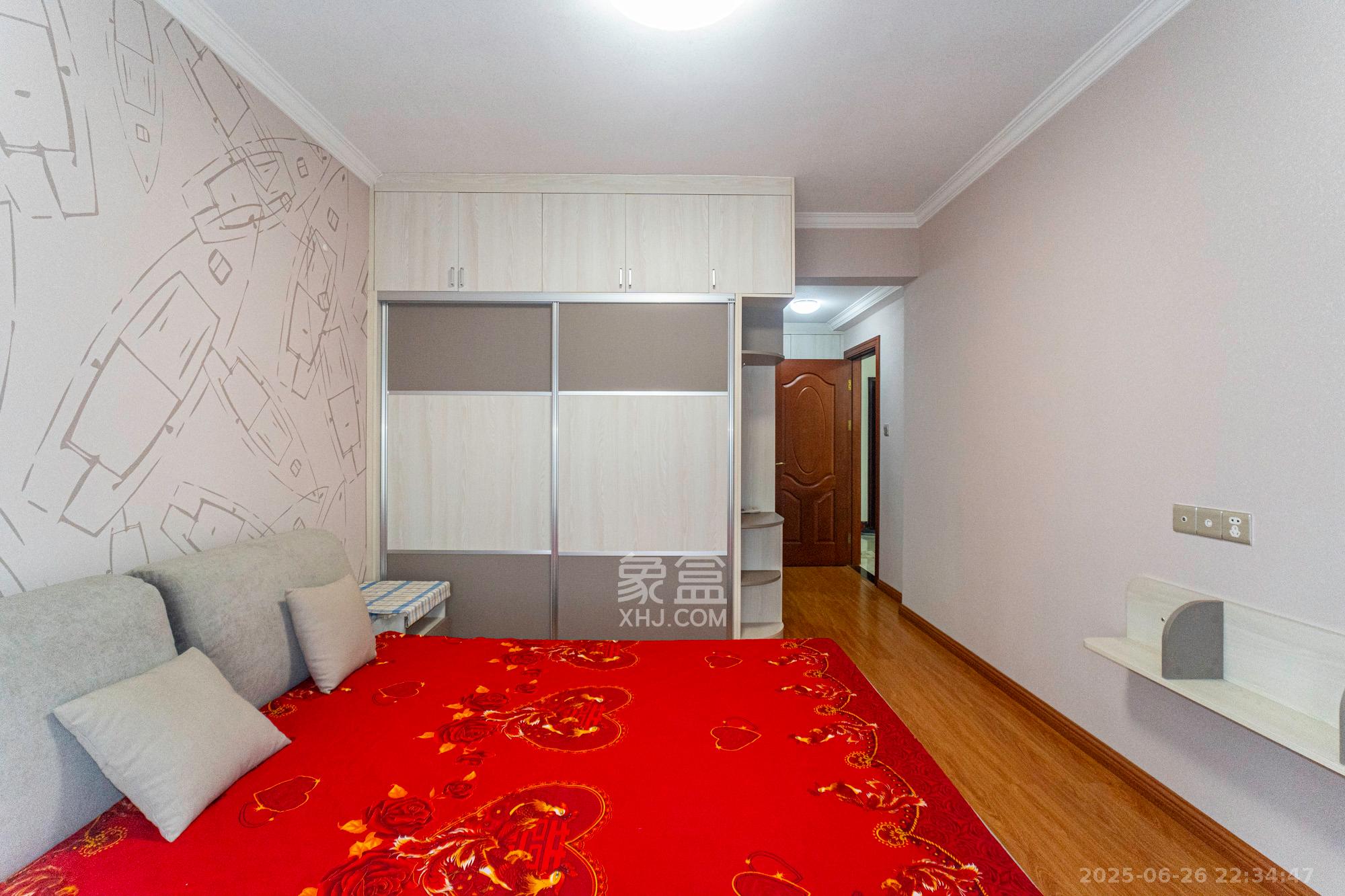 蓝山郡 3室2厅2卫 91.8万 蓝山郡 3室2厅2卫 91.8万卧室