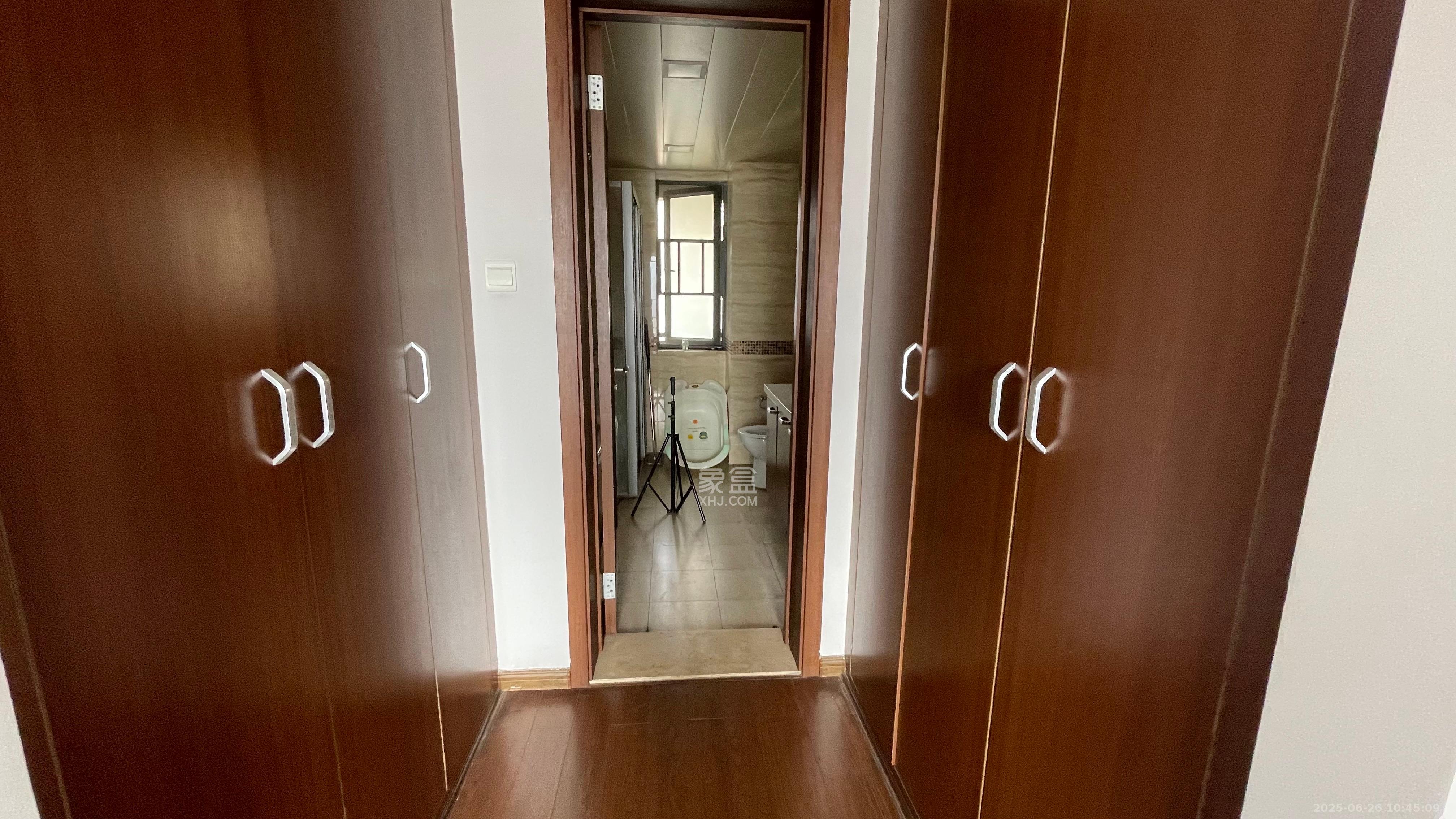 万科金域华府二期 3室2厅2卫 2900.0元/月 万科金域华府二期 3室2厅2卫 2900.0元/月室内图