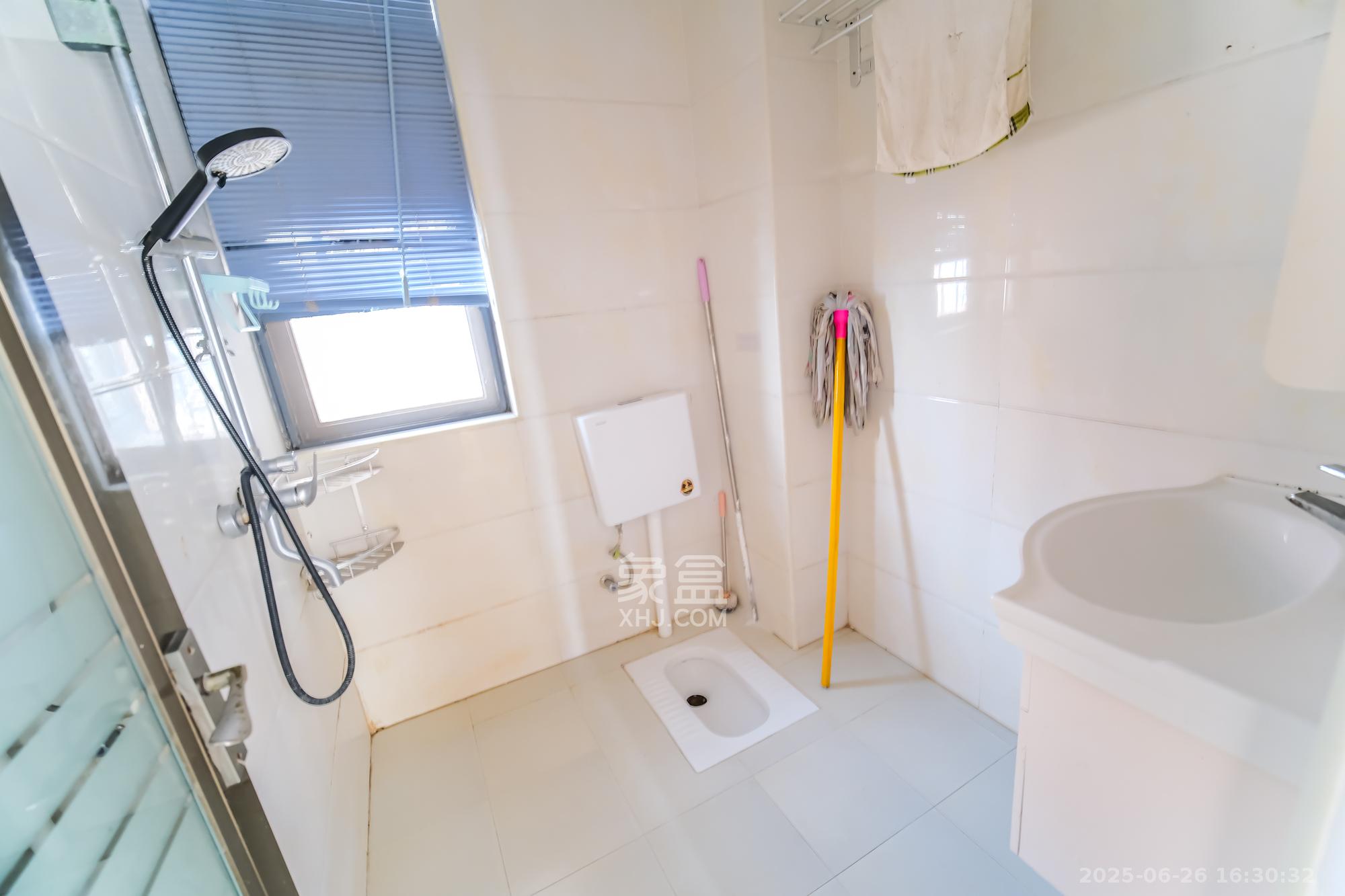 月亮湾草莓街区一、二期  3室2厅1卫    49.8万 月亮湾草莓街区一、二期  3室2厅1卫    49.8万卫生间