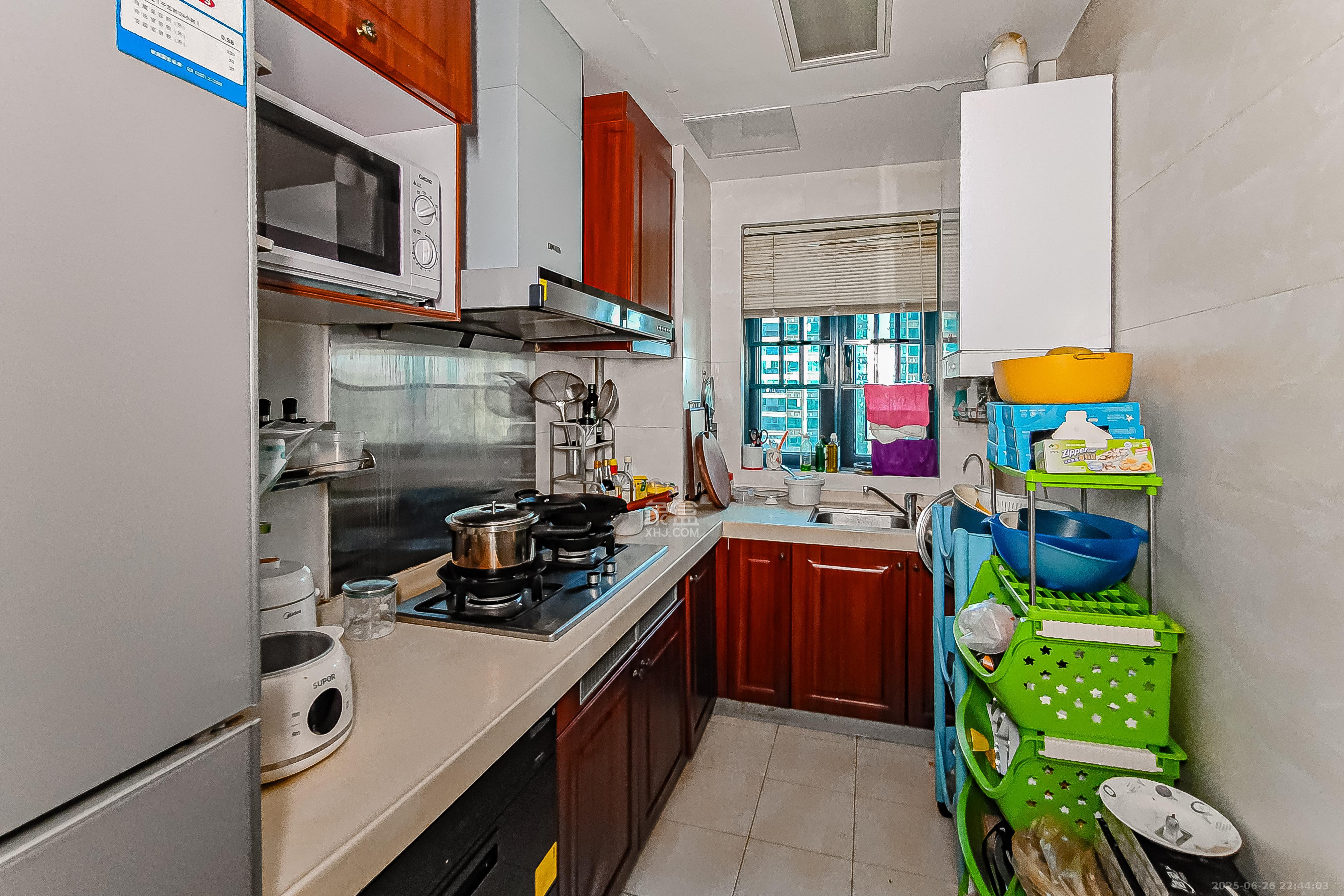 恒大翡翠华庭 4室2厅2卫 139.8万 恒大翡翠华庭 4室2厅2卫 139.8万厨房