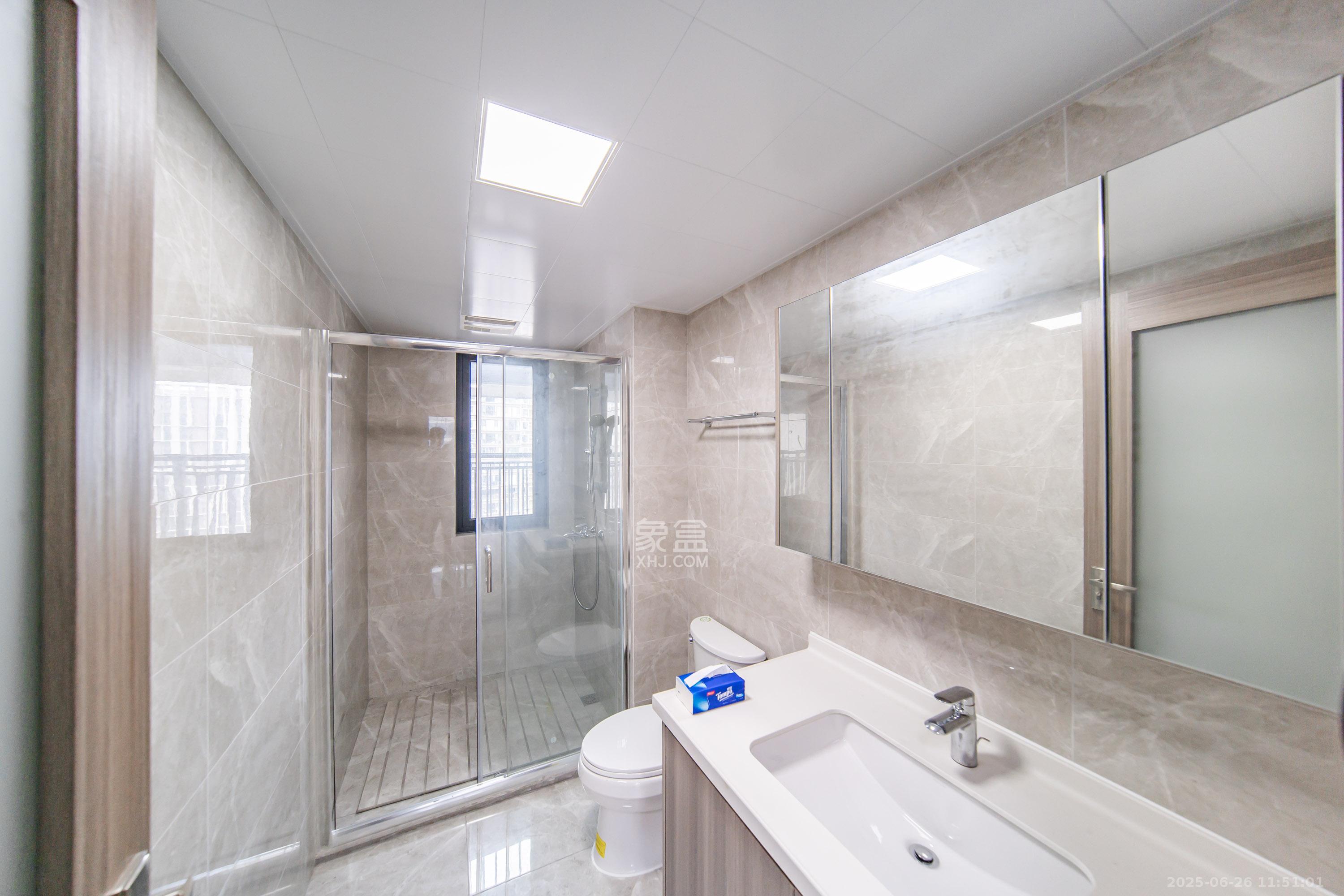 中海阅麓山二期 3室2厅2卫 150.0万 中海阅麓山二期 3室2厅2卫 150.0万卫生间