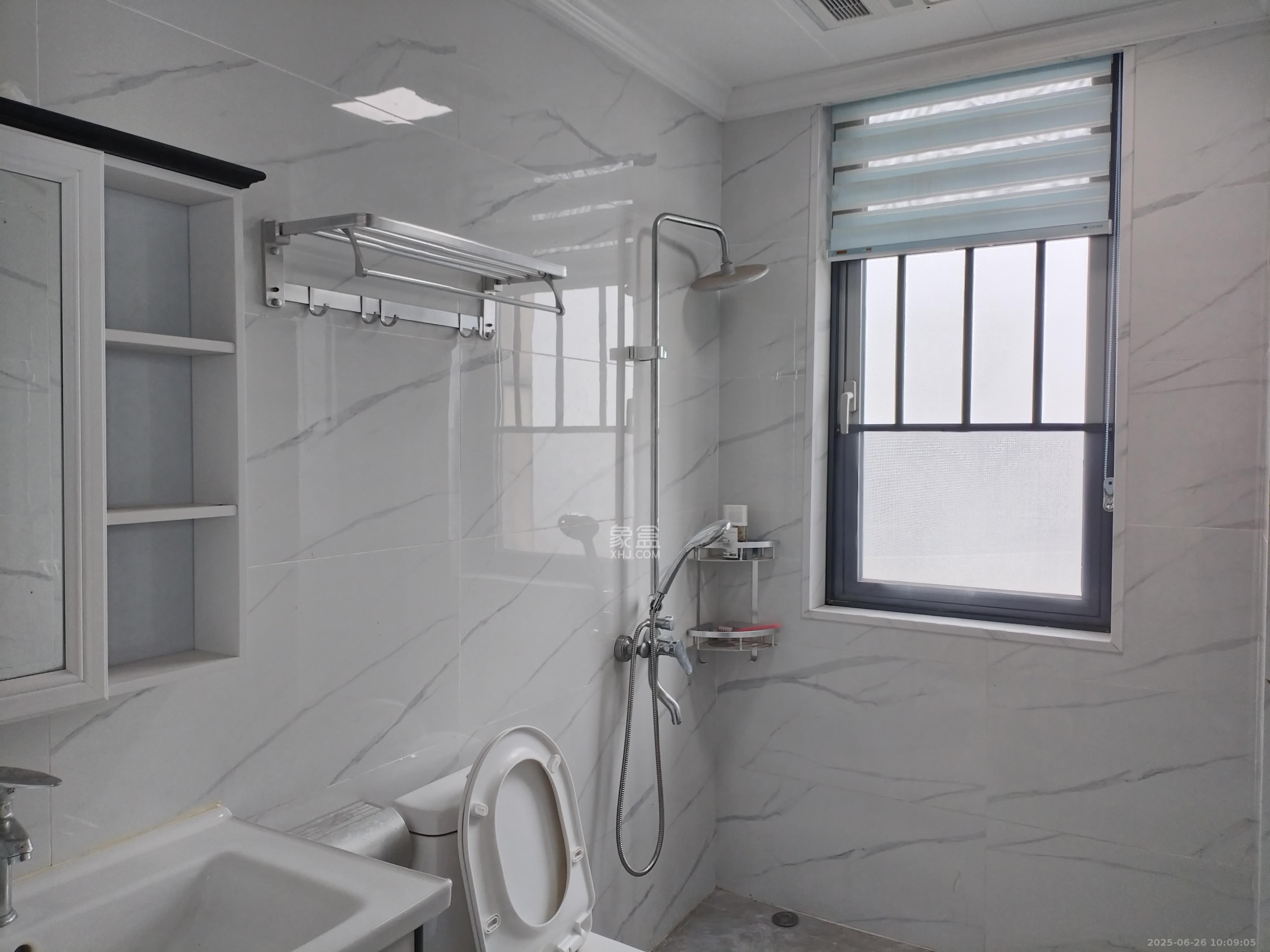 湘江壹号一二三期(创远湘江壹号) 4室2厅3卫 6300.0元/月 湘江壹号一二三期(创远湘江壹号) 4室2厅3卫 6300.0元/月室内图