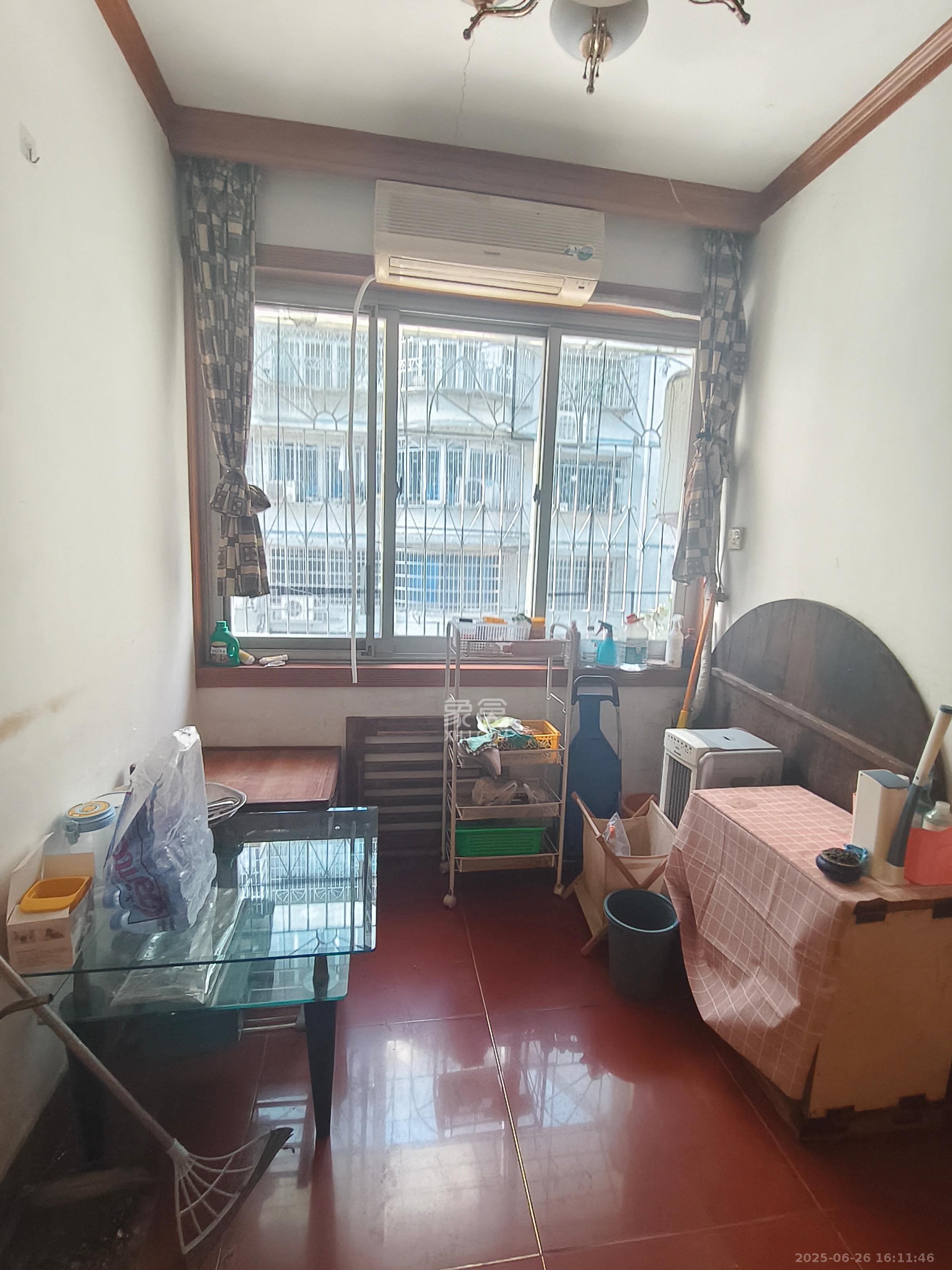 雅泰花园 2室2厅1卫 1800.0元/月 雅泰花园 2室2厅1卫 1800.0元/月室内图