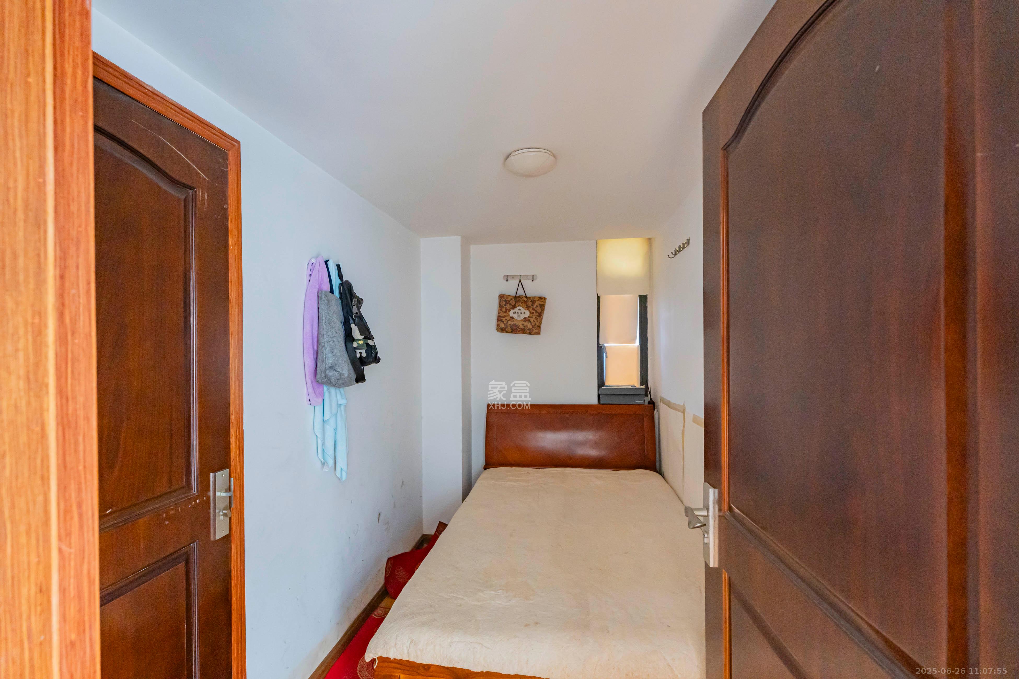 新时代广场 1室2厅1卫 3500.0元/月 新时代广场 1室2厅1卫 3500.0元/月室内图