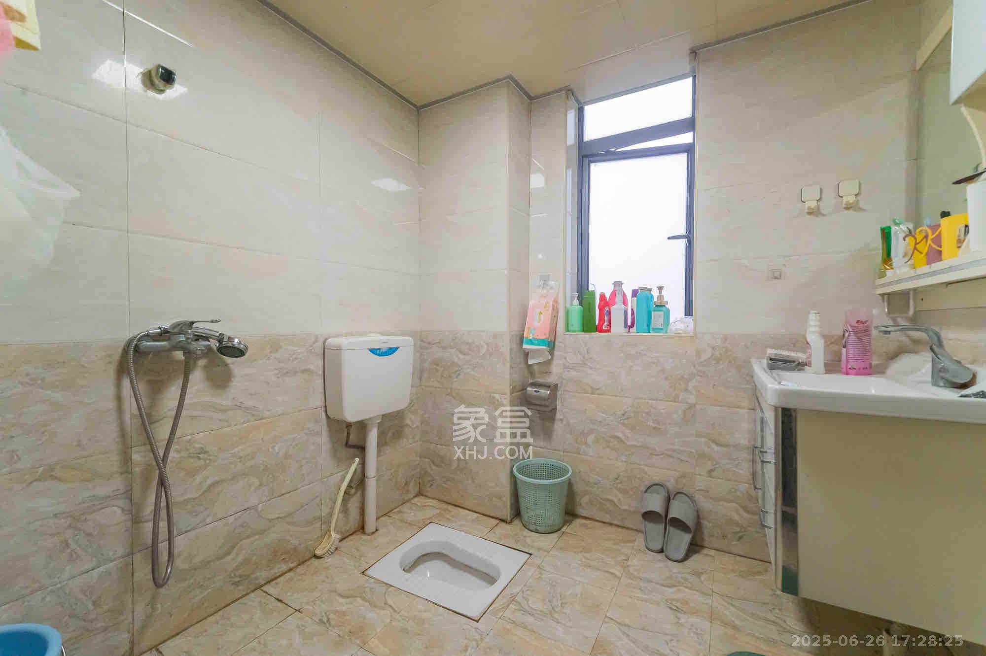 恒基凯旋门一二期  1室1厅1卫   1800.00元/月室内图