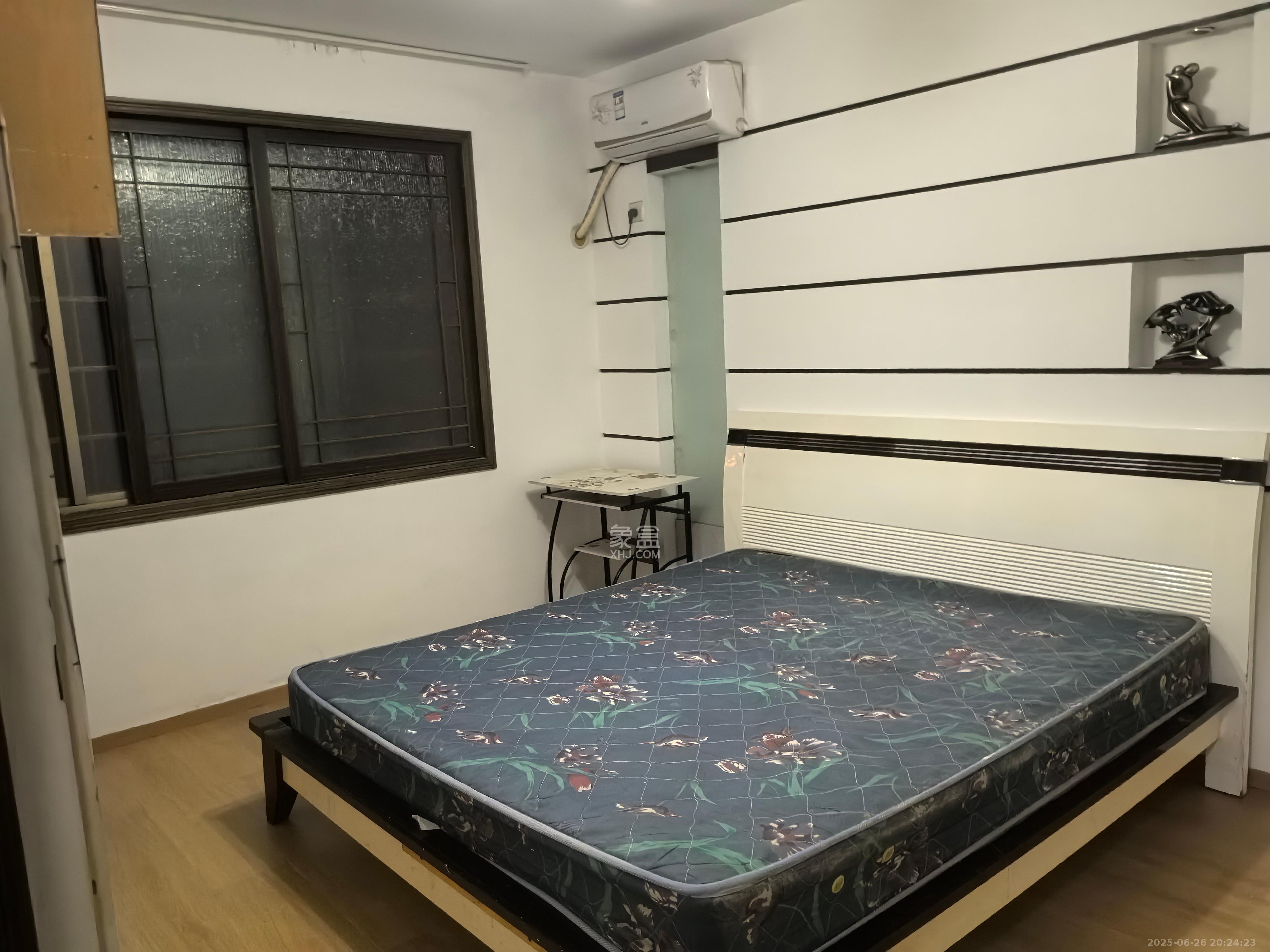 友谊社区（建湘瓷厂住宅小区）  3室2厅2卫   1800.00元/月室内图