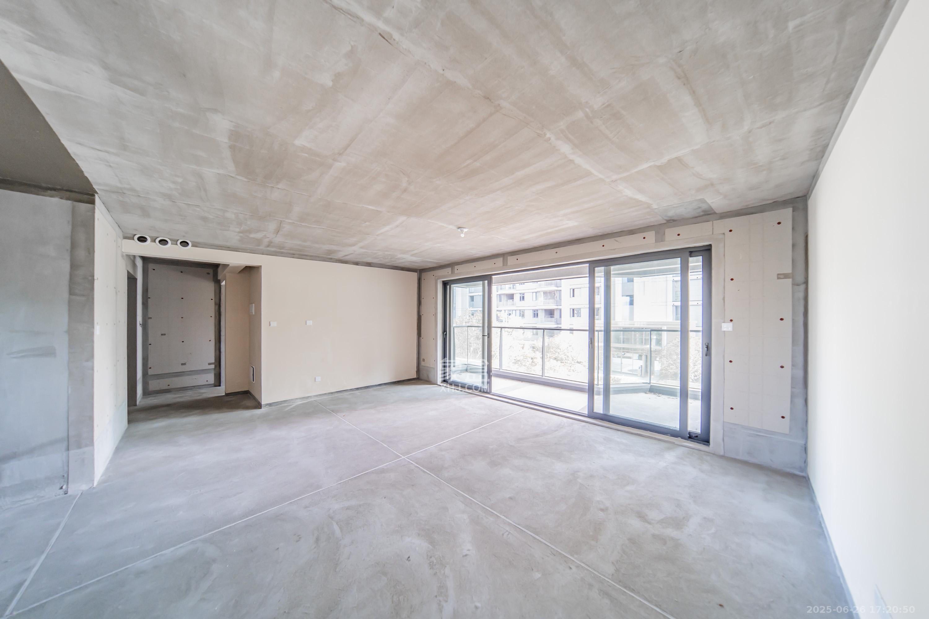 华润置地洋湖天序  4室2厅2卫    188.0万 华润置地洋湖天序  4室2厅2卫    188.0万客厅