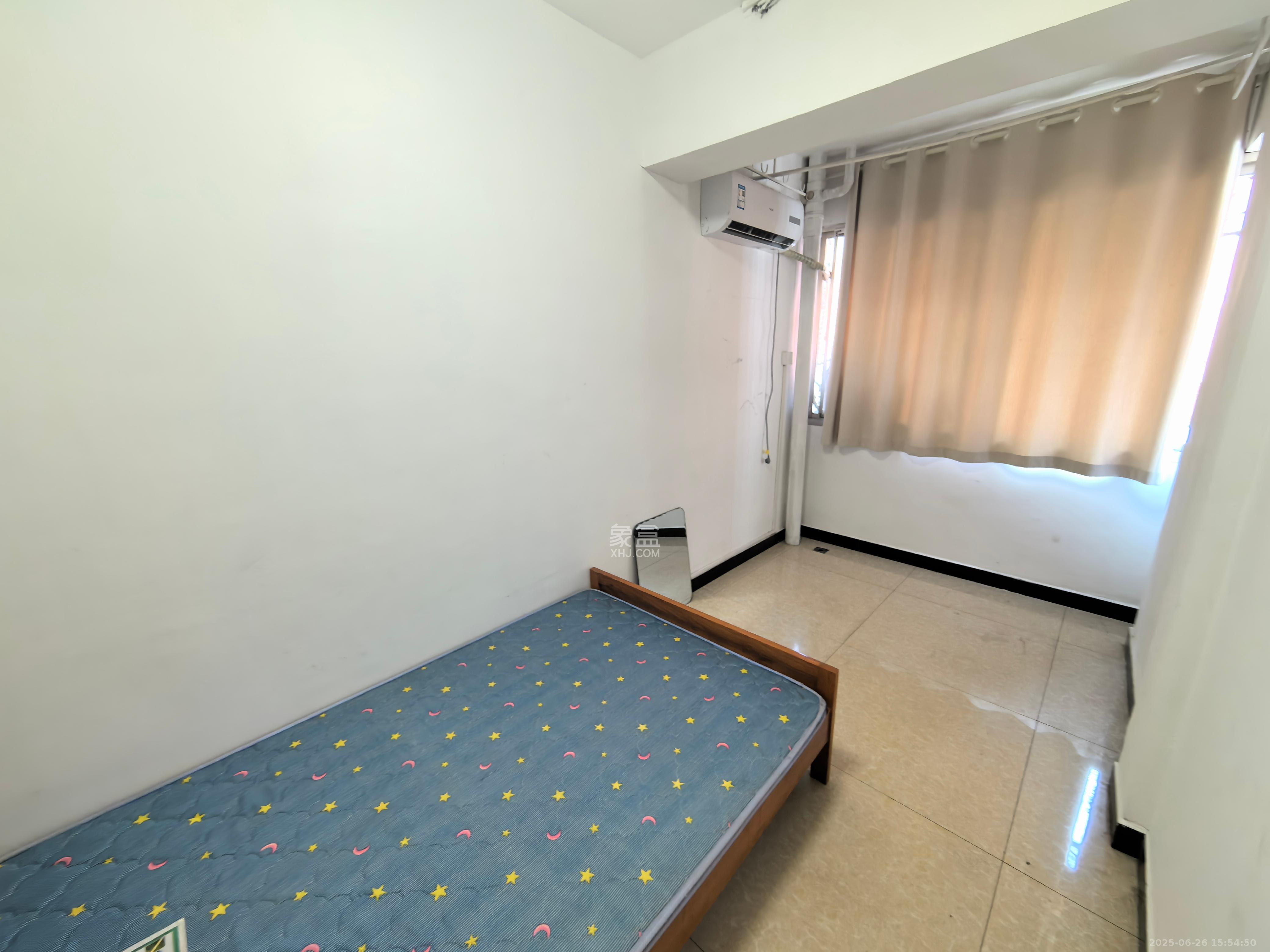 郁金香小区 3室2厅1卫 1800.0元/月 郁金香小区 3室2厅1卫 1800.0元/月室内图