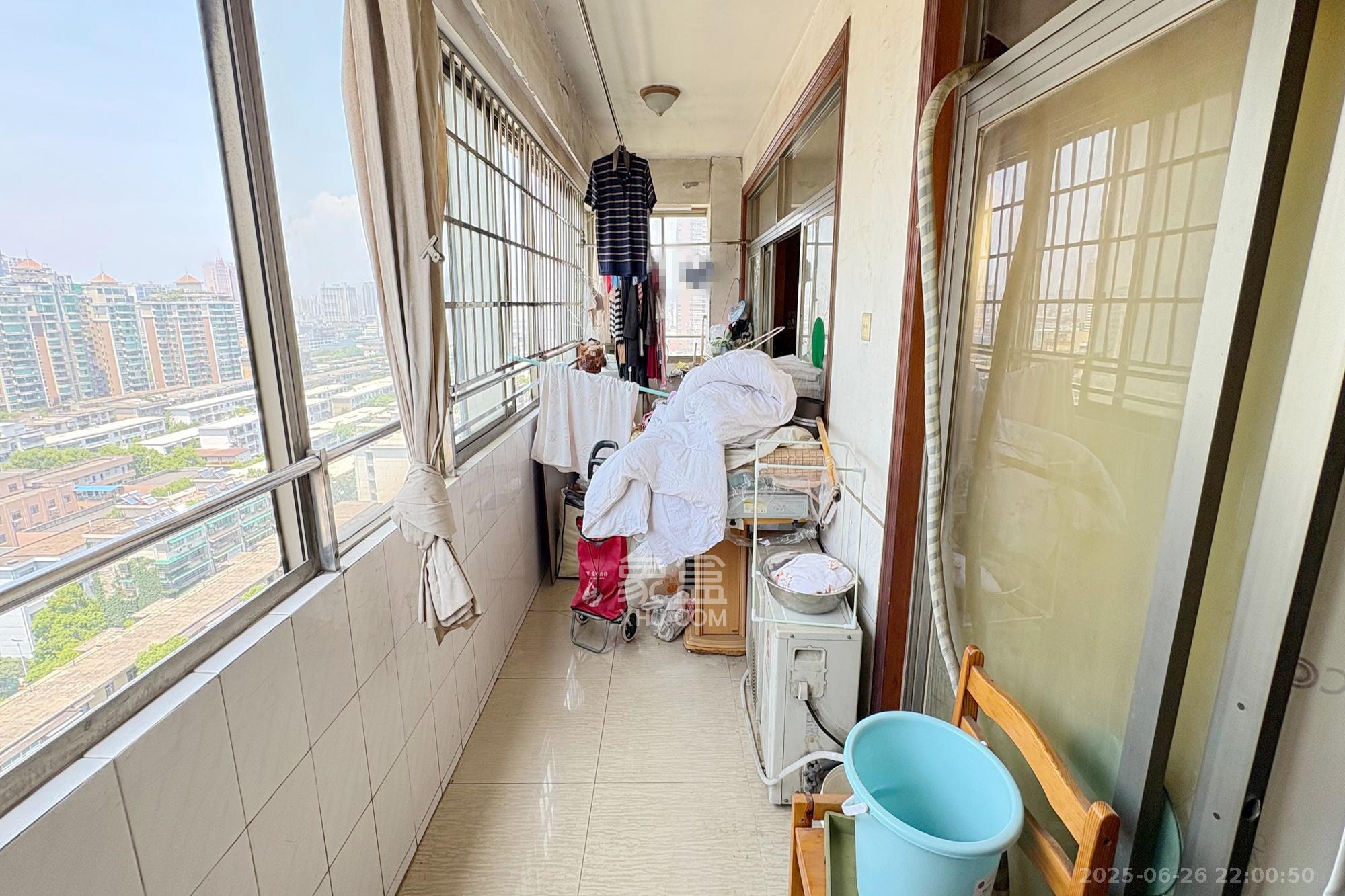 铁银大厦 3室1厅2卫 105.0万 铁银大厦 3室1厅2卫 105.0万阳台