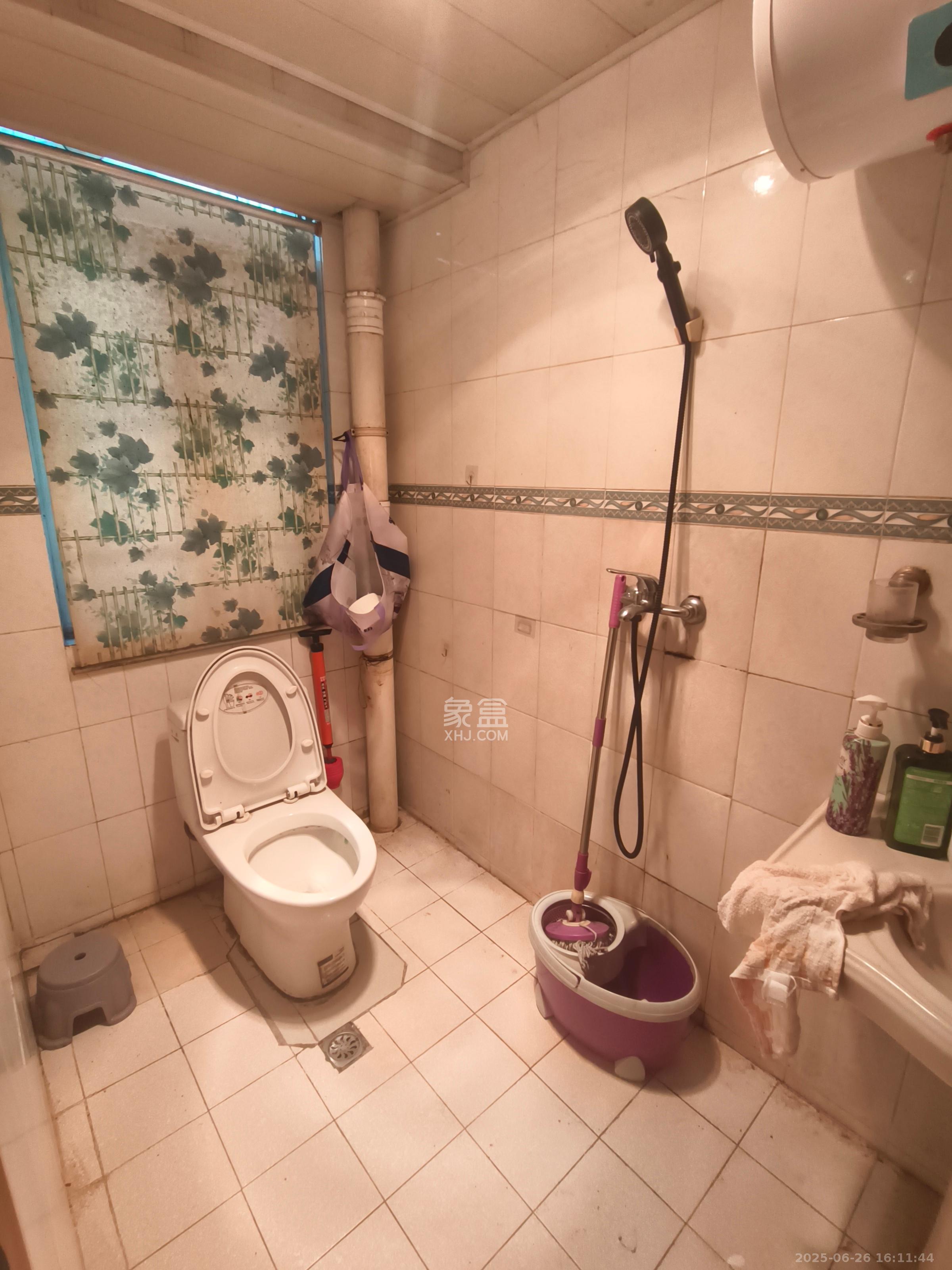 雅泰花园 2室2厅1卫 1800.0元/月 雅泰花园 2室2厅1卫 1800.0元/月室内图