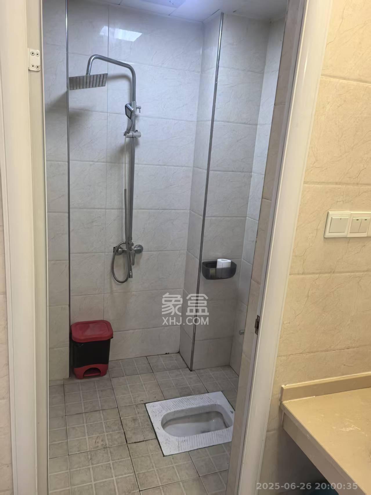 万坤图财富广场  1室1厅1卫    3600.0元/月 万坤图财富广场  1室1厅1卫    3600.0元/月室内图