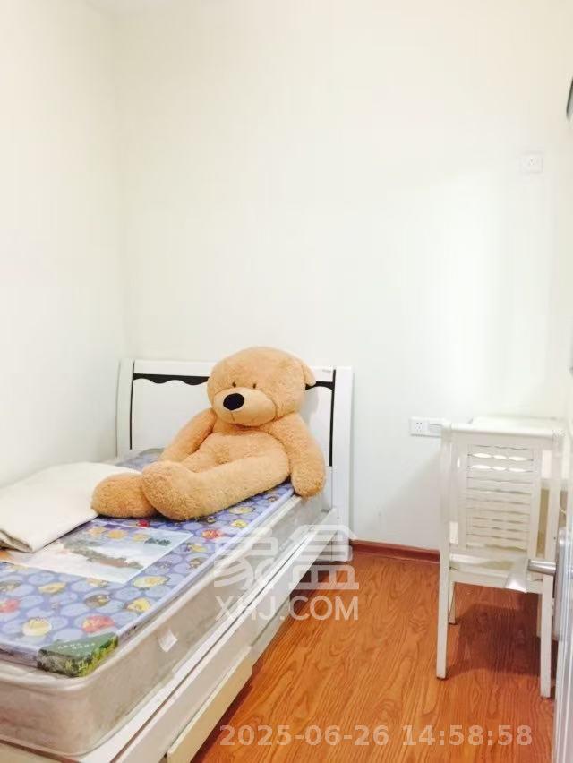 中城丽景香山园  1室2厅1卫   2300.00元/月室内图