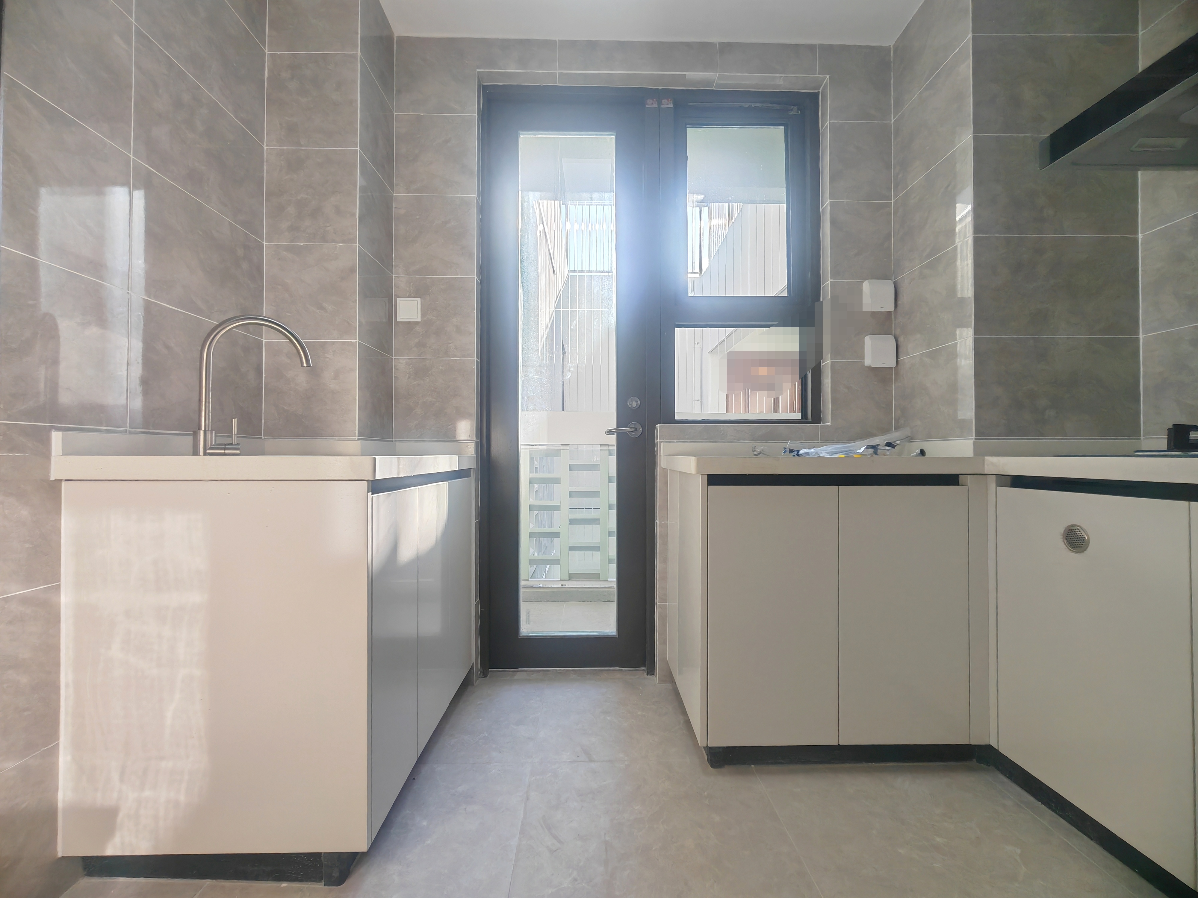 海府大院(海府路41号) 3室2厅1卫 3100.00元/月 海府大院(海府路41号) 3室2厅1卫 3100.00元/月室内图