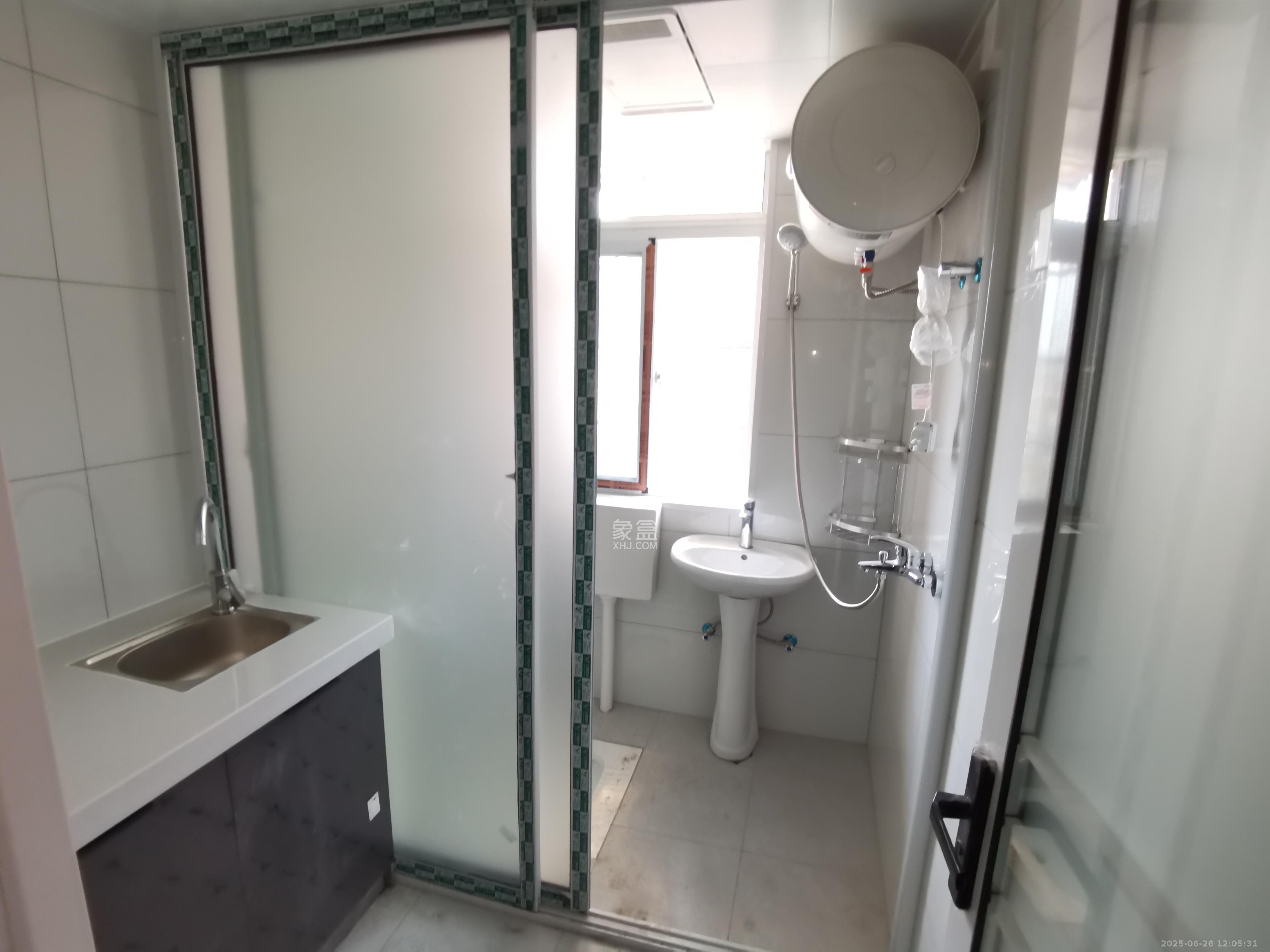 凯富南方鑫城 6室0厅3卫 4500.0元/月 凯富南方鑫城 6室0厅3卫 4500.0元/月室内图