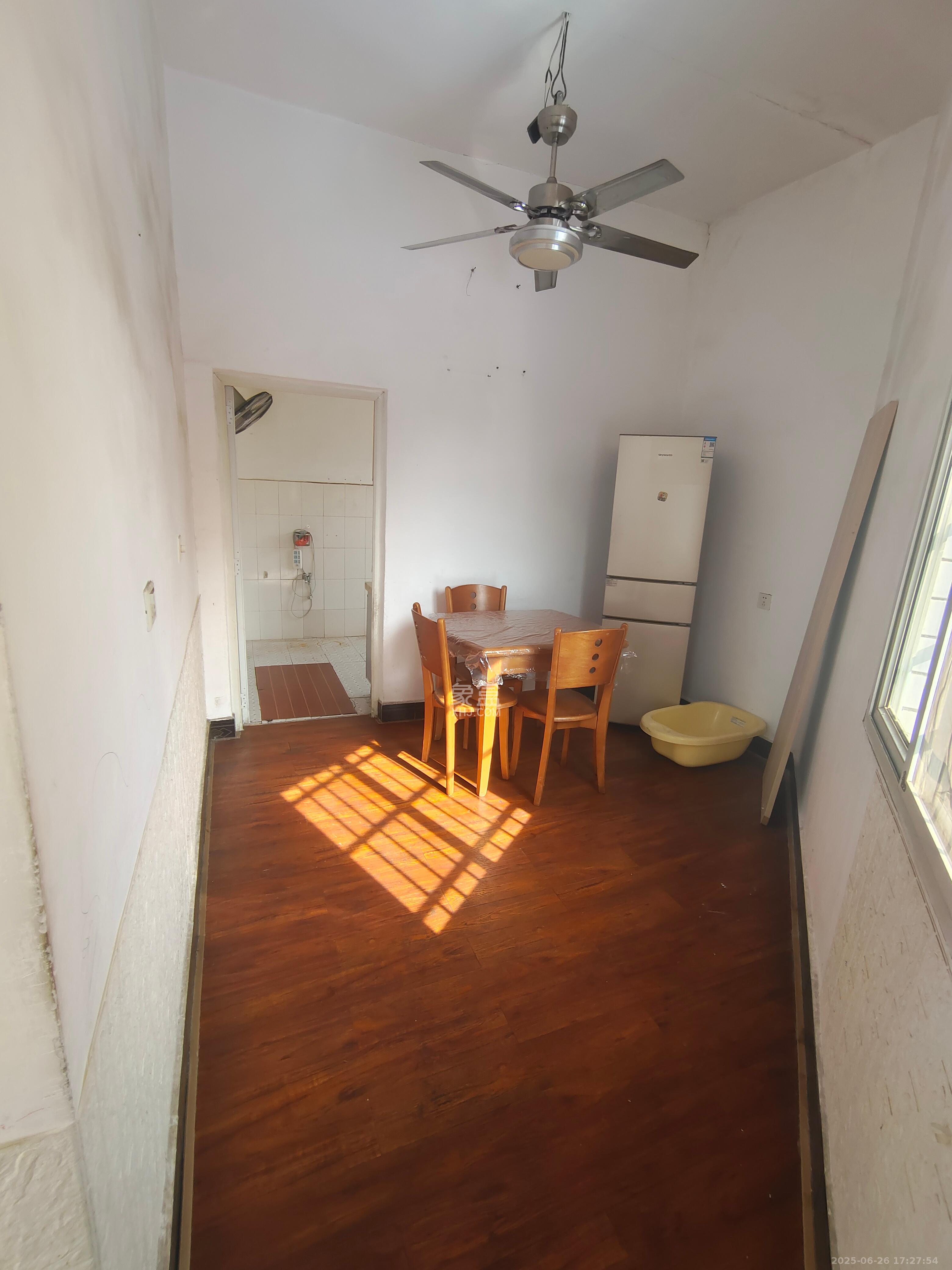 树木岭私房散盘 3室2厅1卫 1800.0元/月 树木岭私房散盘 3室2厅1卫 1800.0元/月室内图