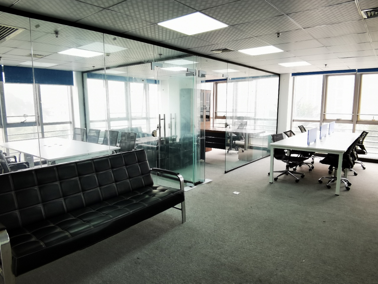 财富广场 2室1厅0卫 5800.0元/月 财富广场 2室1厅0卫 5800.0元/月室内图