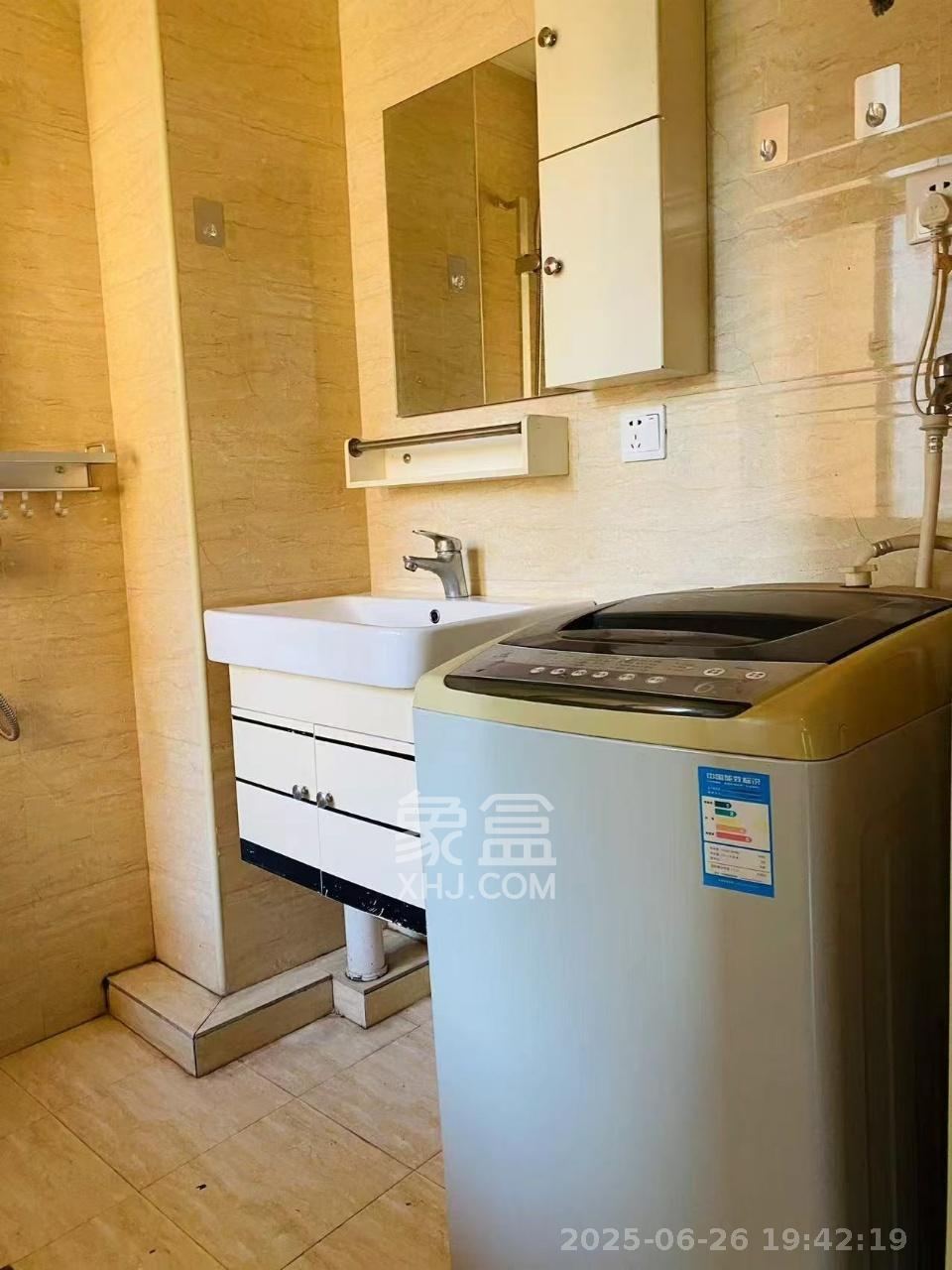 金侨城 1室1厅1卫 1000.0元/月 金侨城 1室1厅1卫 1000.0元/月室内图