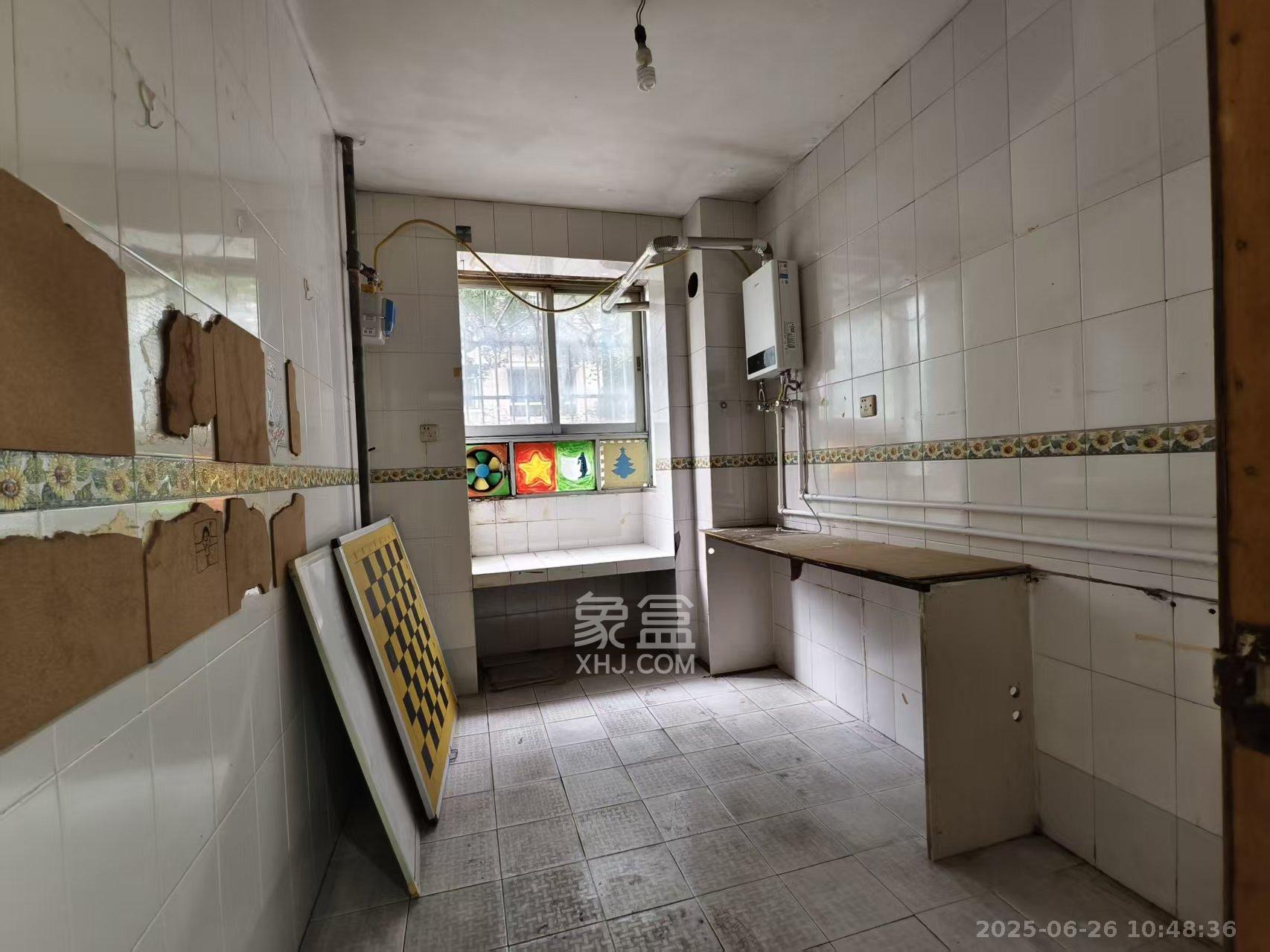 新世纪家园 3室2厅2卫 2600.0元/月 新世纪家园 3室2厅2卫 2600.0元/月室内图