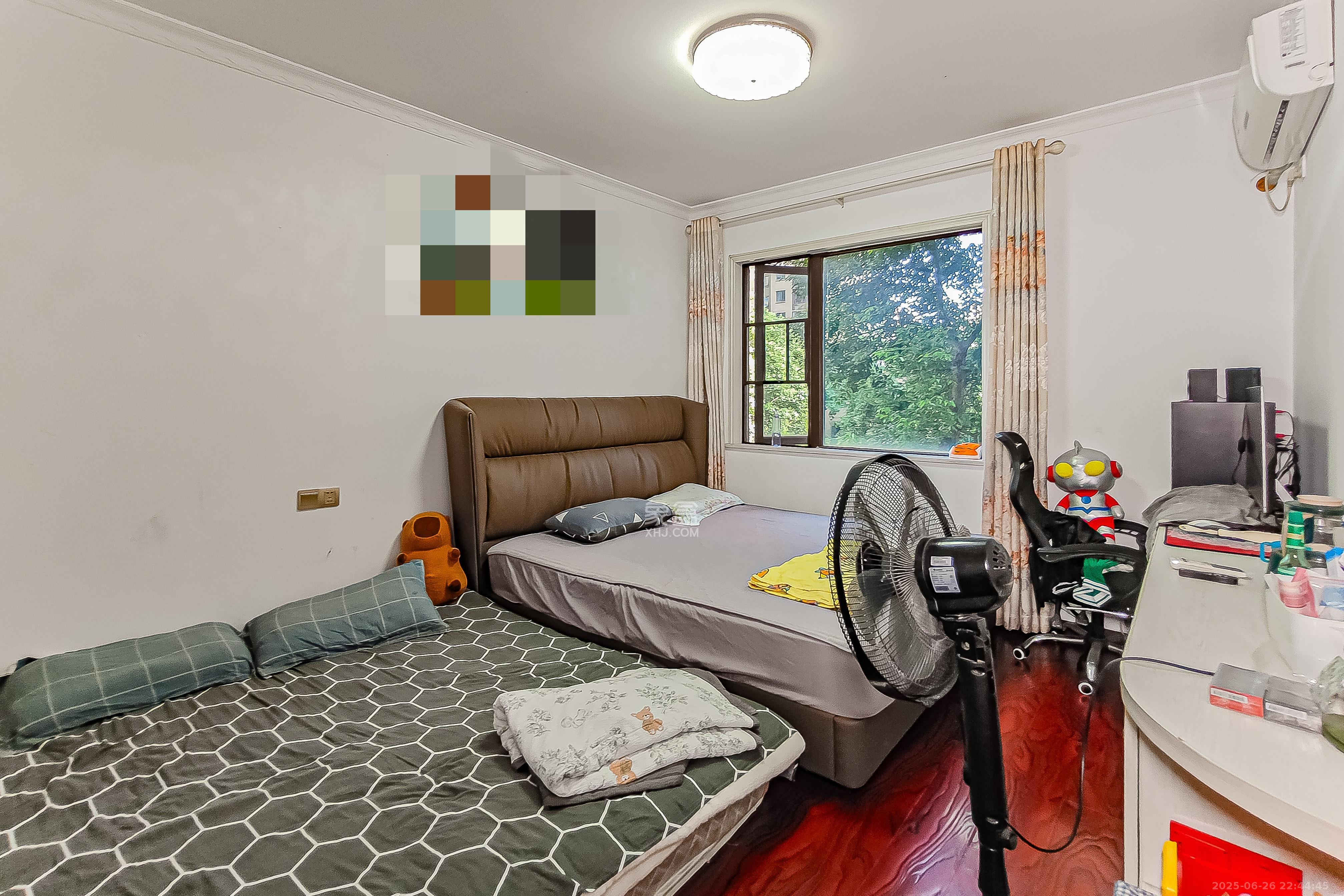 华润置地广场一期 3室2厅2卫 82.2万 华润置地广场一期 3室2厅2卫 82.2万卧室