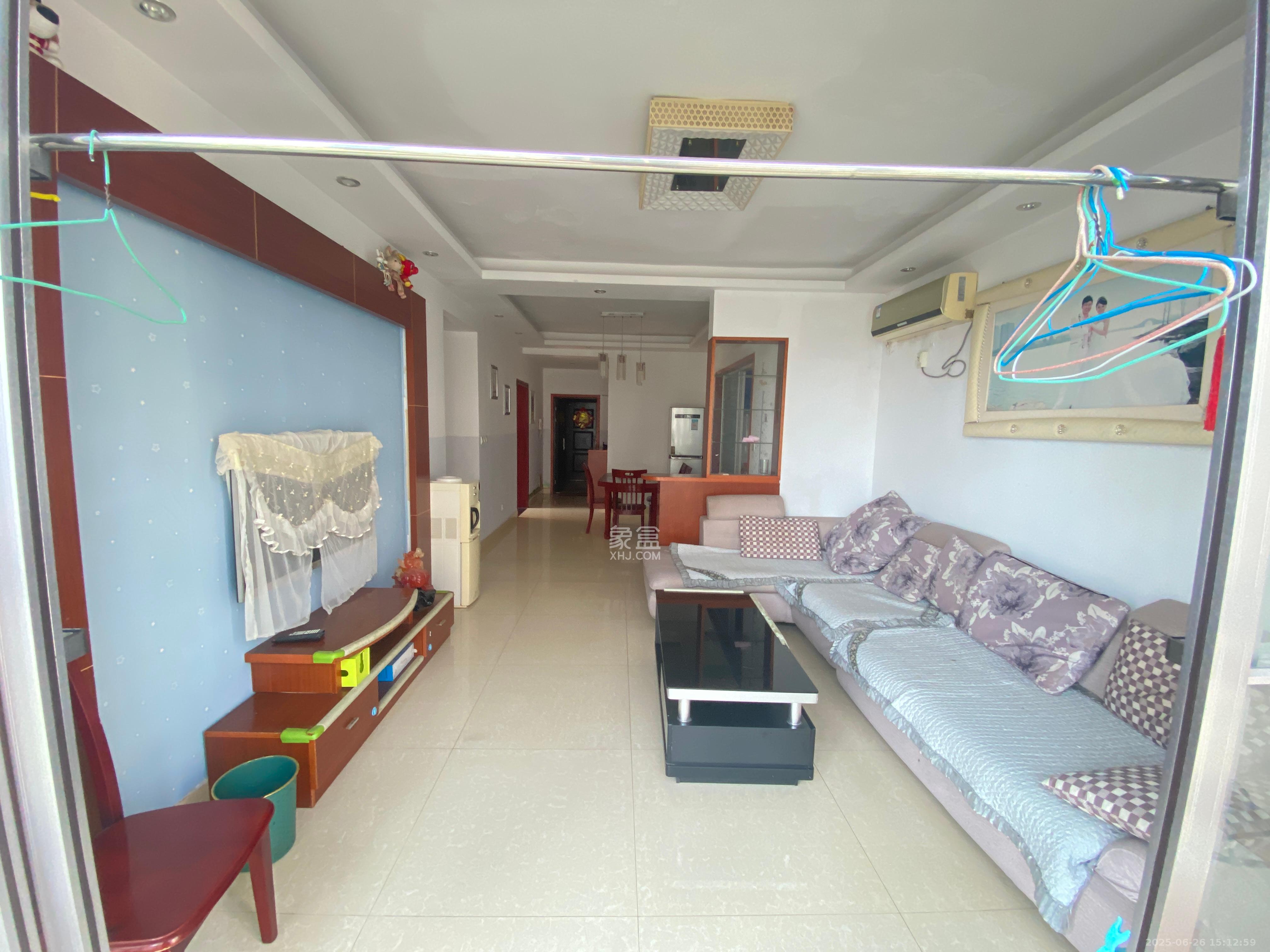 楚天世纪城东苑  3室2厅2卫    1900.0元/月室内图