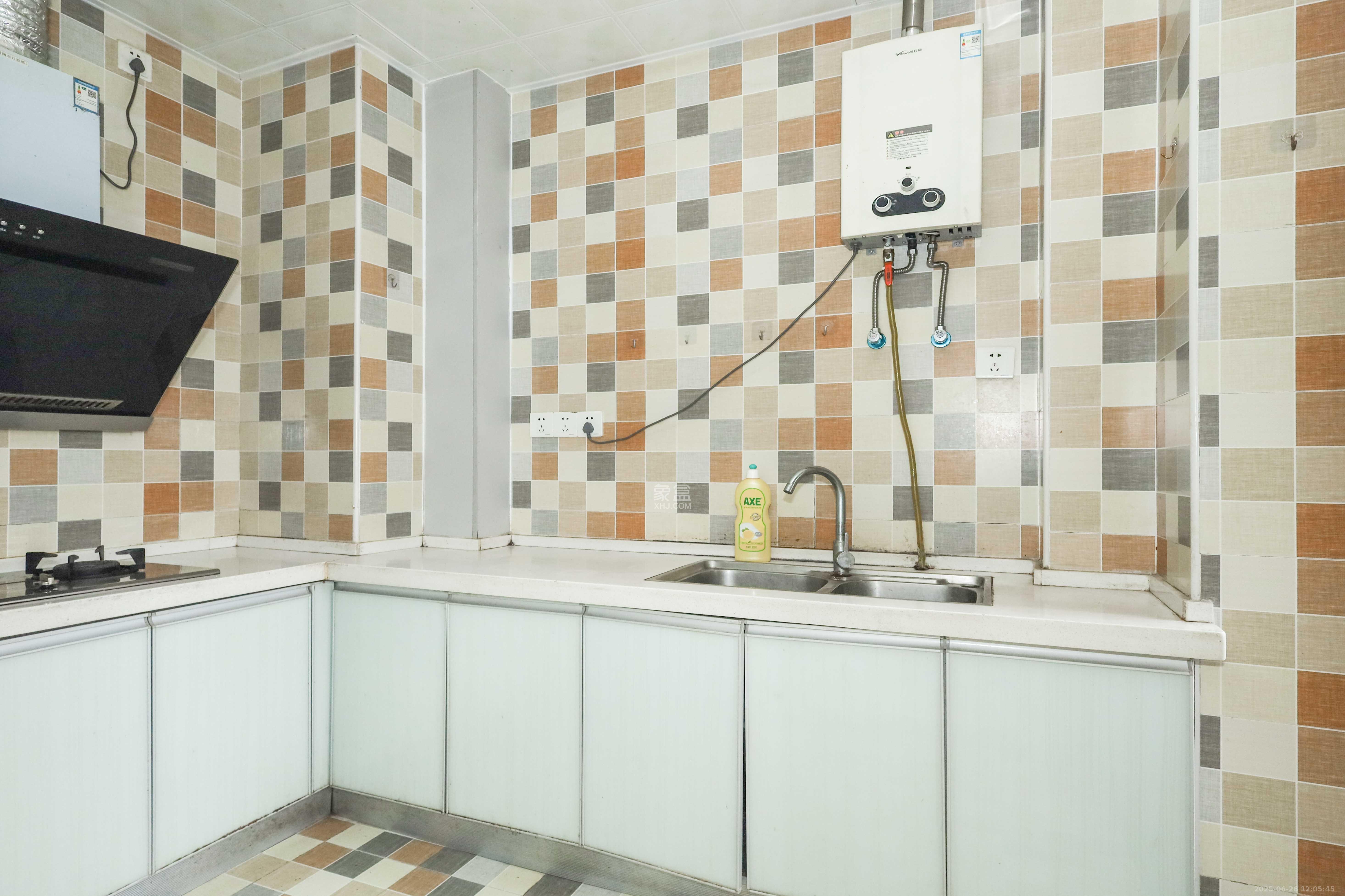 惠天然梅岭国际  3室2厅2卫    130.0万厨房