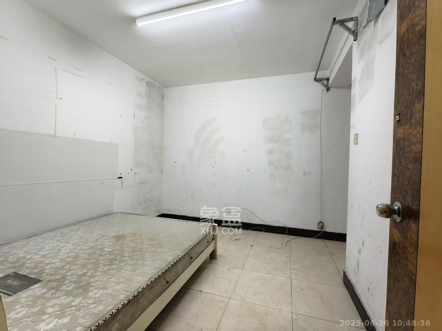 新世纪家园 3室2厅2卫 2600.0元/月 新世纪家园 3室2厅2卫 2600.0元/月室内图