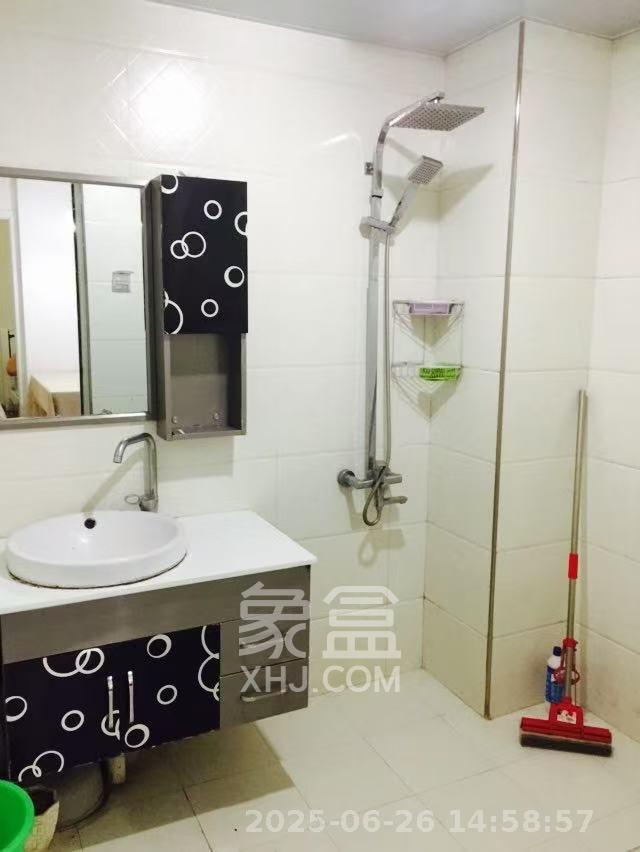 中城丽景香山园  1室2厅1卫   2300.00元/月室内图