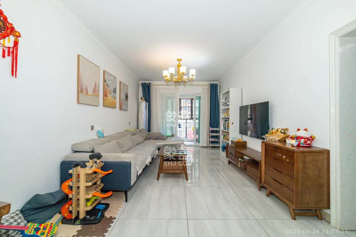 金科时代中心  3室2厅1卫    72.0万 金科时代中心  3室2厅1卫    72.0万客厅