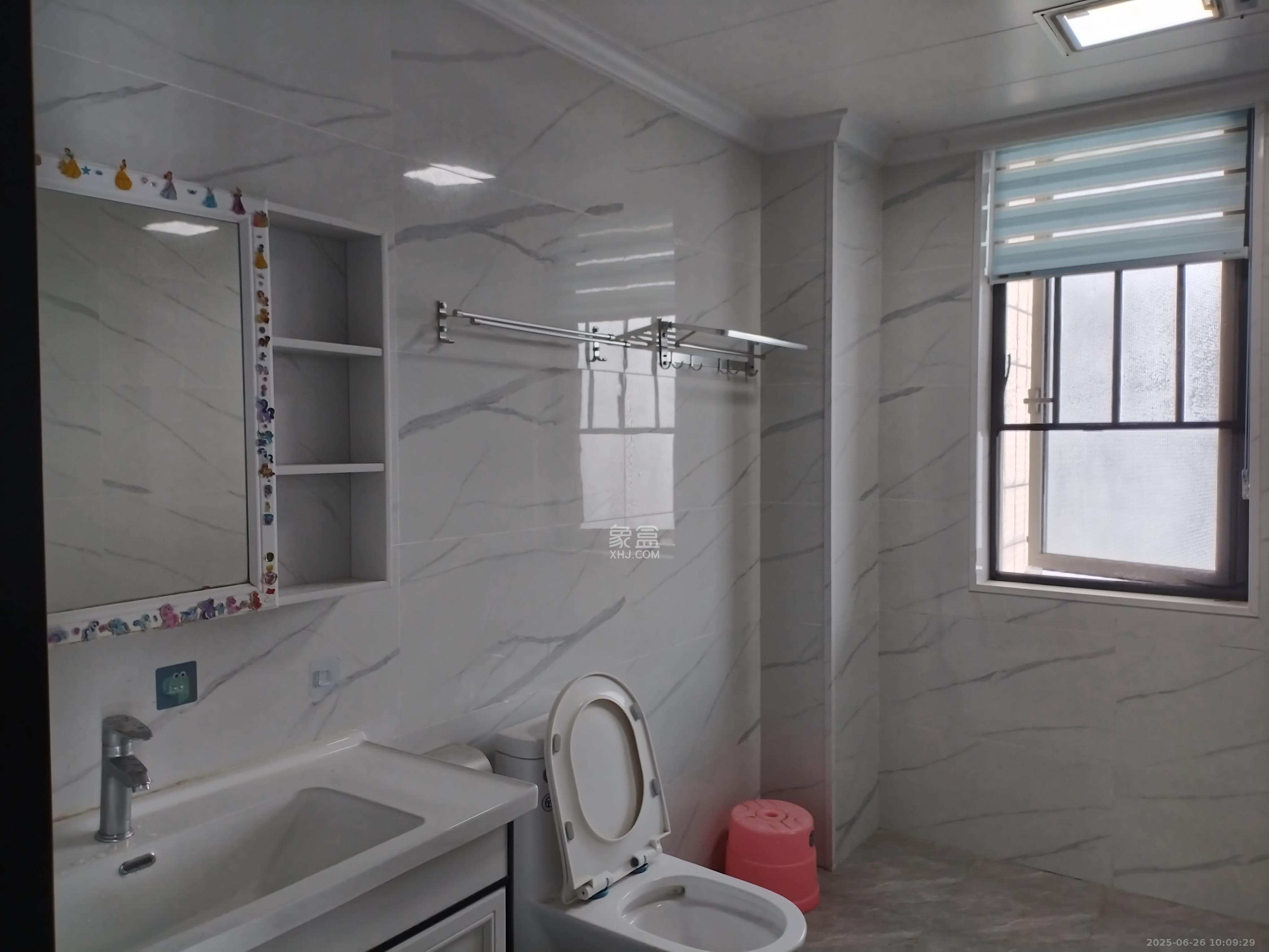 湘江壹号一二三期(创远湘江壹号) 4室2厅3卫 6300.0元/月 湘江壹号一二三期(创远湘江壹号) 4室2厅3卫 6300.0元/月室内图