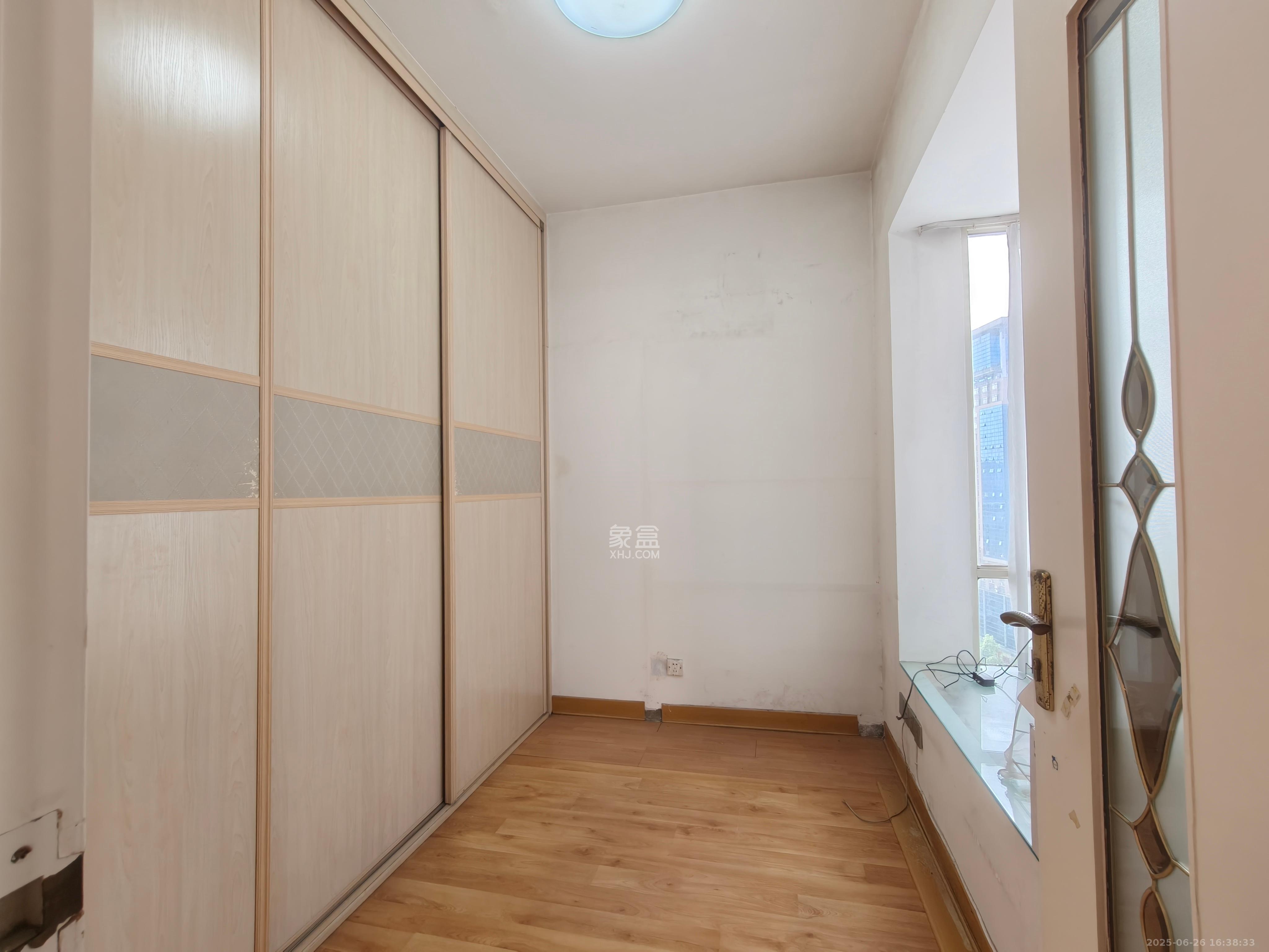 一心花苑  2室1厅1卫    4000.0元/月 一心花苑  2室1厅1卫    4000.0元/月室内图