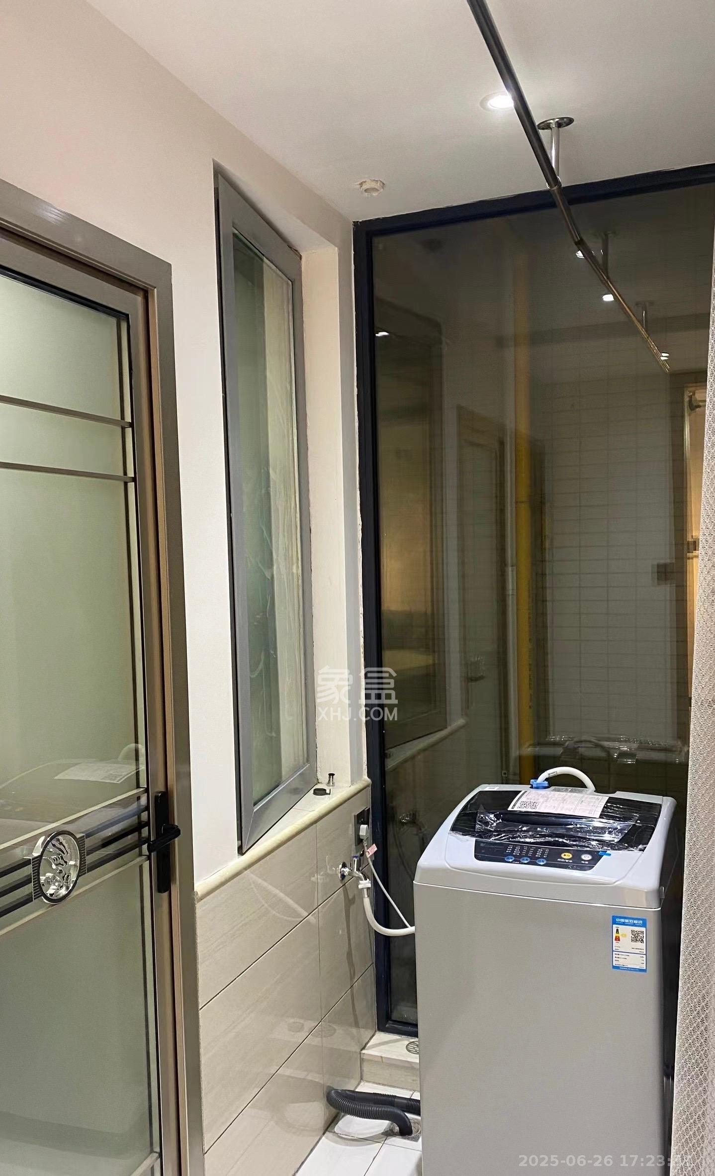 汇景豪庭  1室1厅1卫    2200.0元/月室内图