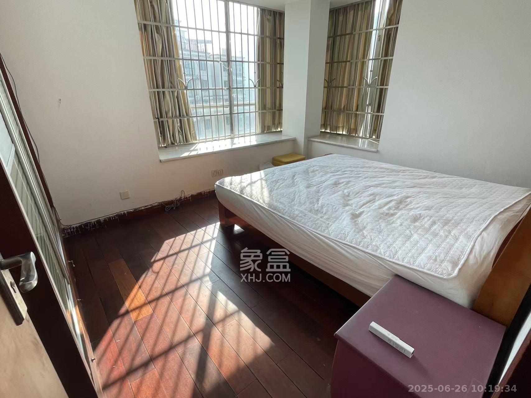雍景园  2室1厅1卫   2500.00元/月室内图