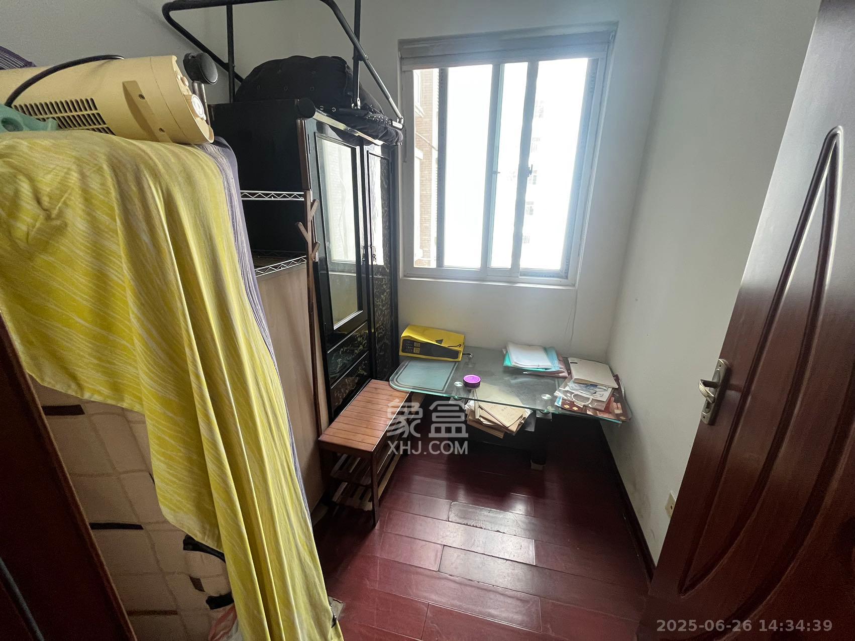 嘉盛华庭(一期、二期、三期)  3室2厅1卫    2300.0元/月 嘉盛华庭(一期、二期、三期)  3室2厅1卫    2300.0元/月室内图