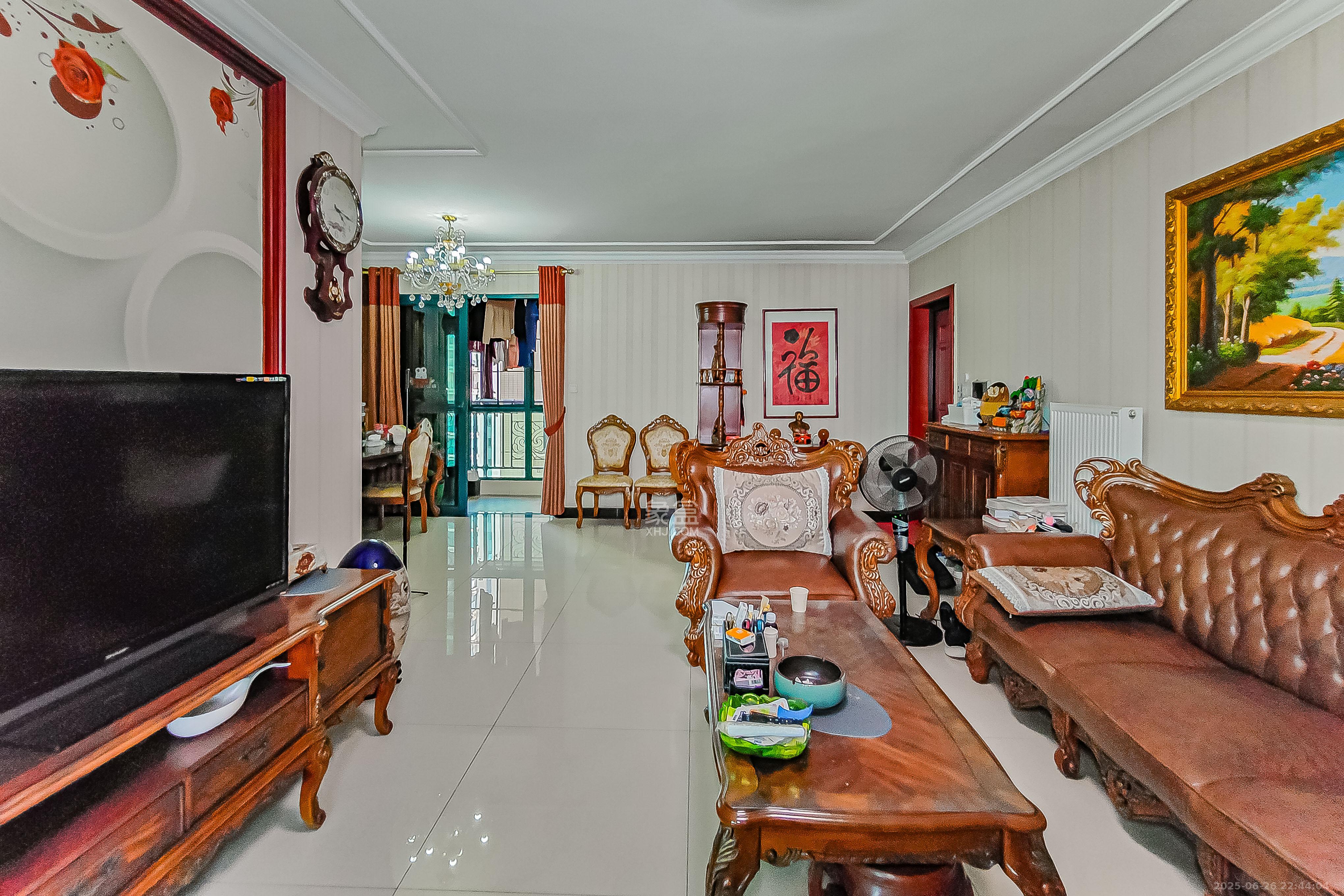 恒大翡翠华庭 4室2厅2卫 139.8万 恒大翡翠华庭 4室2厅2卫 139.8万客厅