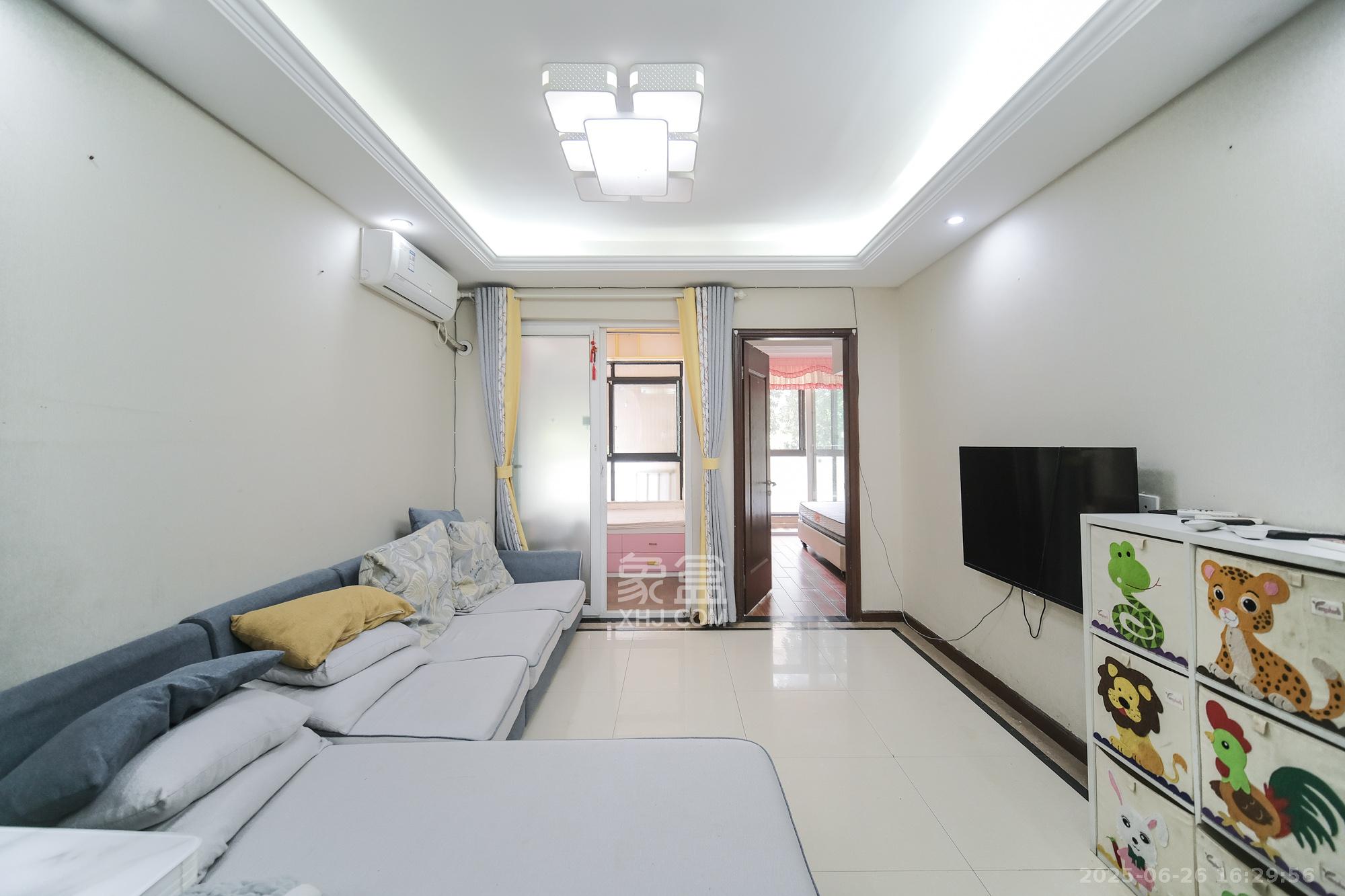 郡原居里 2室1厅1卫 46.8万 郡原居里 2室1厅1卫 46.8万客厅