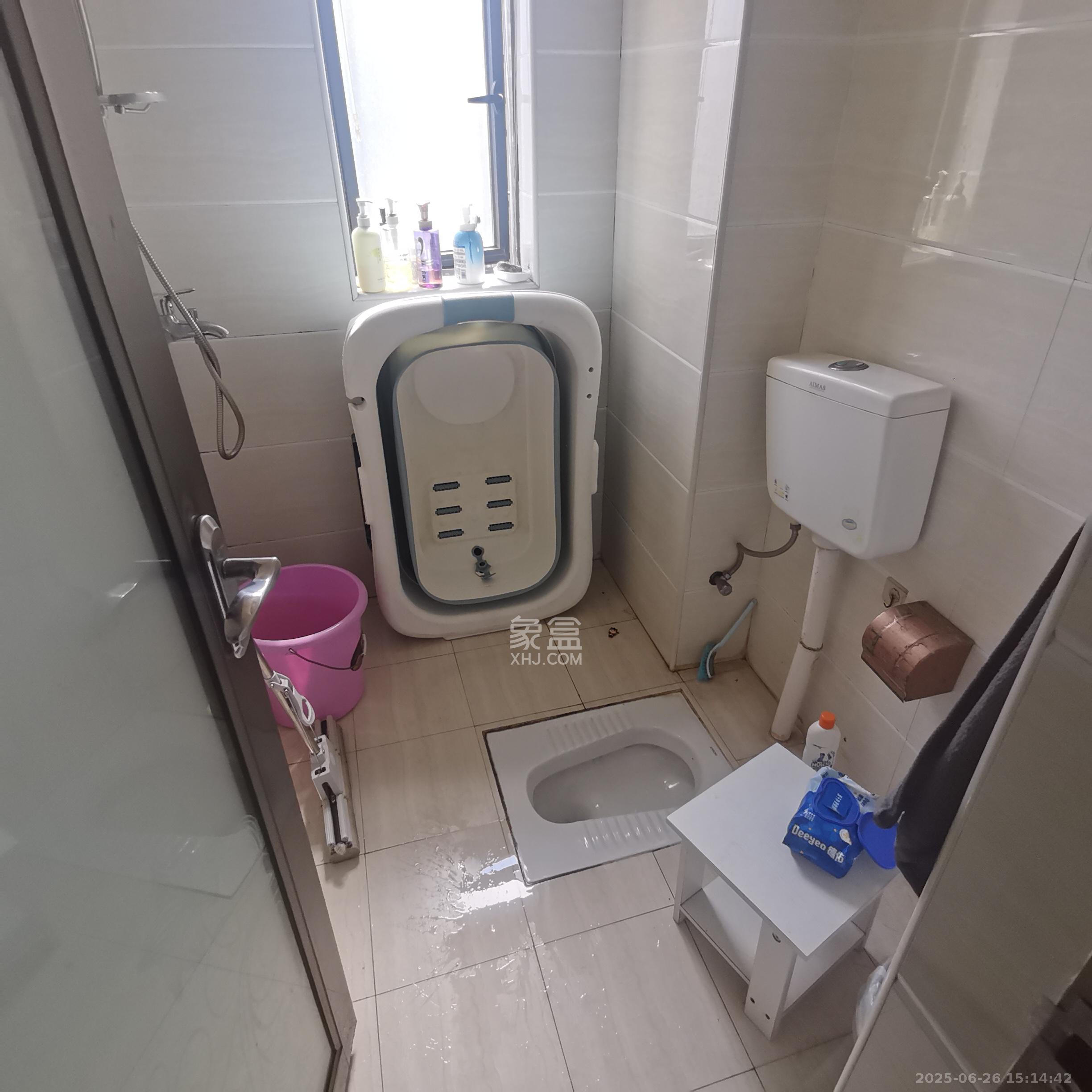 香樟兰亭(朗峰苑)  2室1厅1卫    2000.0元/月 香樟兰亭(朗峰苑)  2室1厅1卫    2000.0元/月室内图