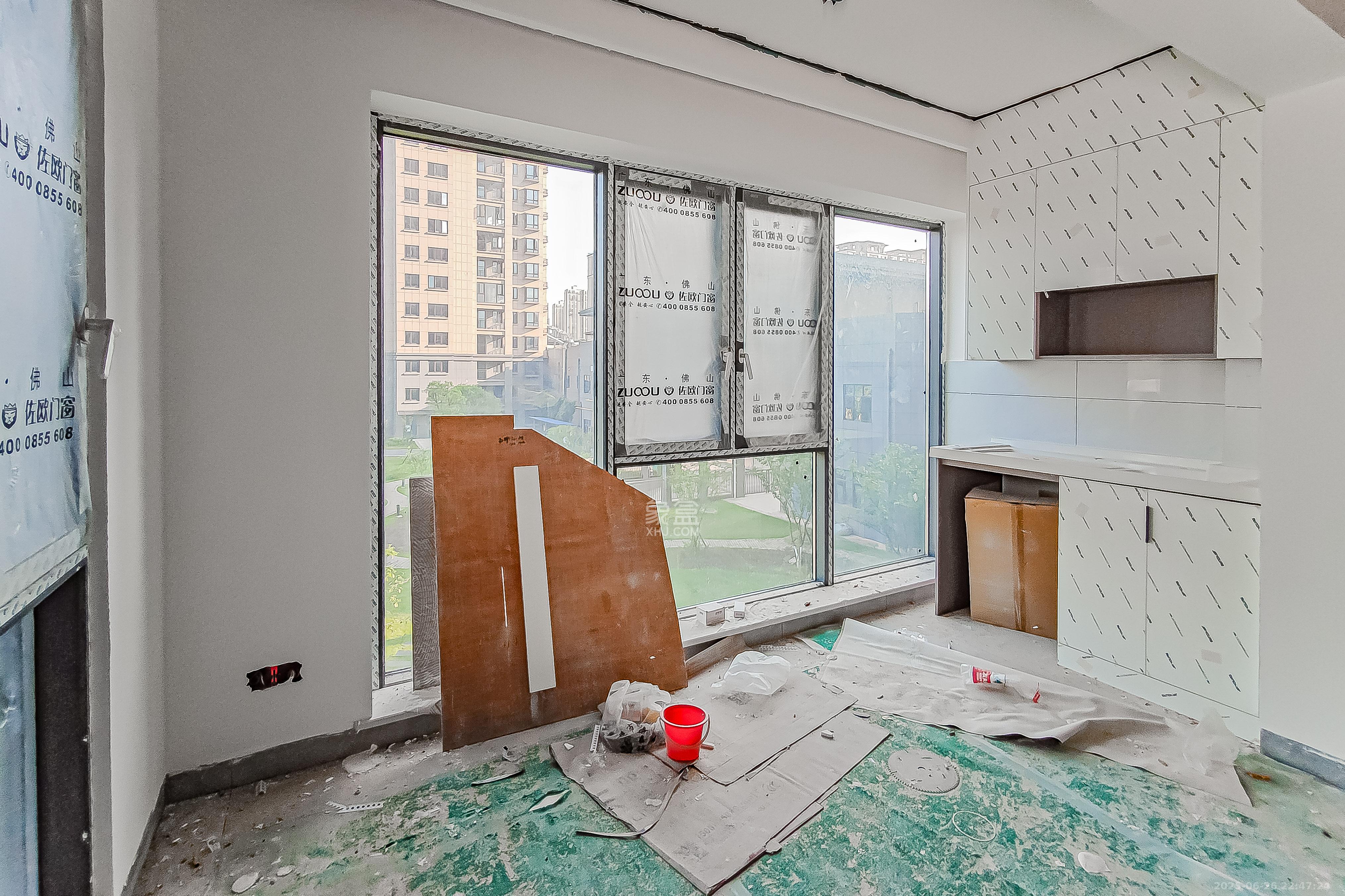 艺源颂雅小区(719街区)  4室2厅2卫    88.0万 艺源颂雅小区(719街区)  4室2厅2卫    88.0万客厅